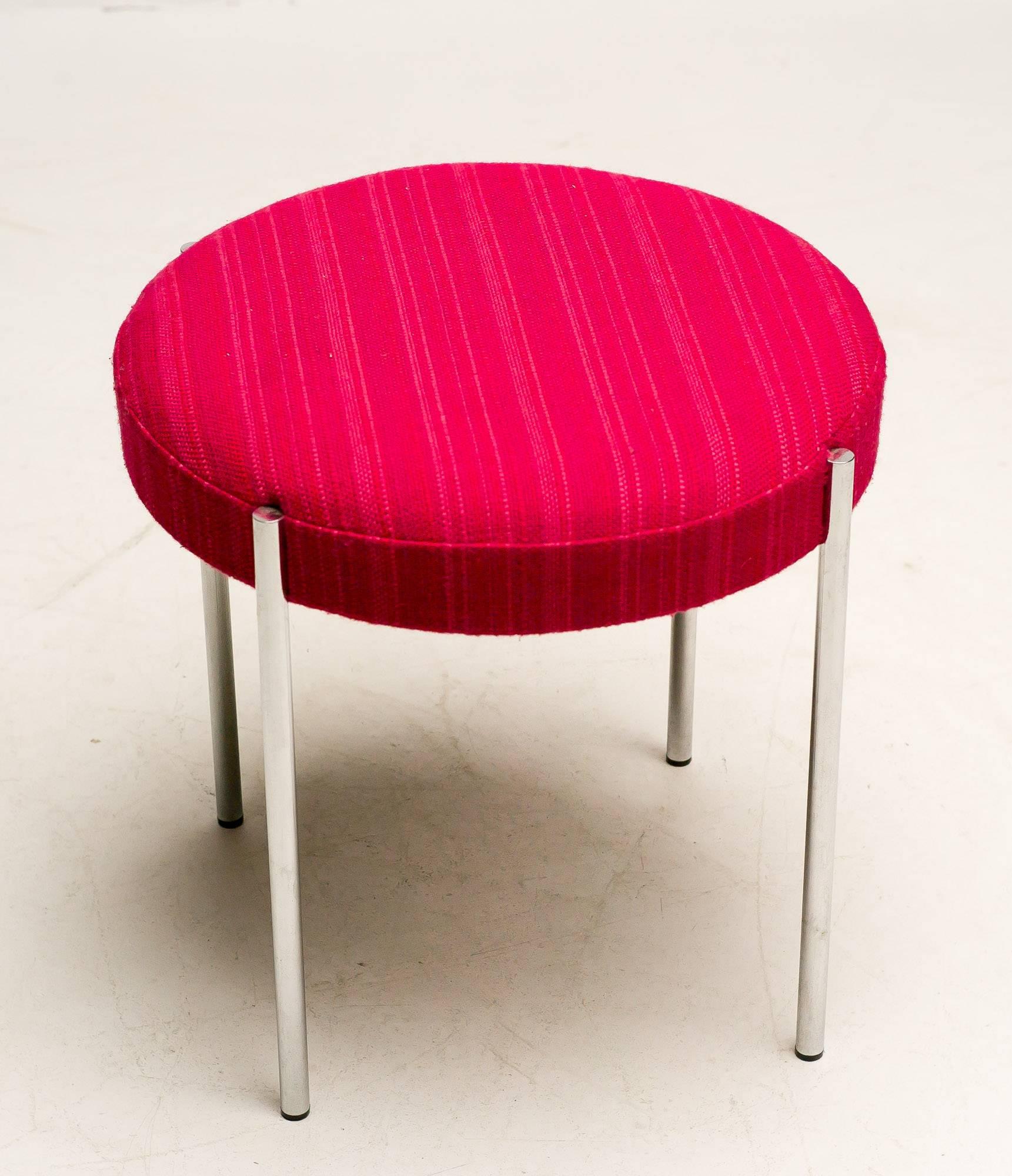 A rare model no. 430 stool designed by Verner Panton, 1967, for Thonet/Germany.
Tubular steel frame, plywood, upholstered with beautiful red wool, with Thonet plaque. 
Produced only for a very short period.