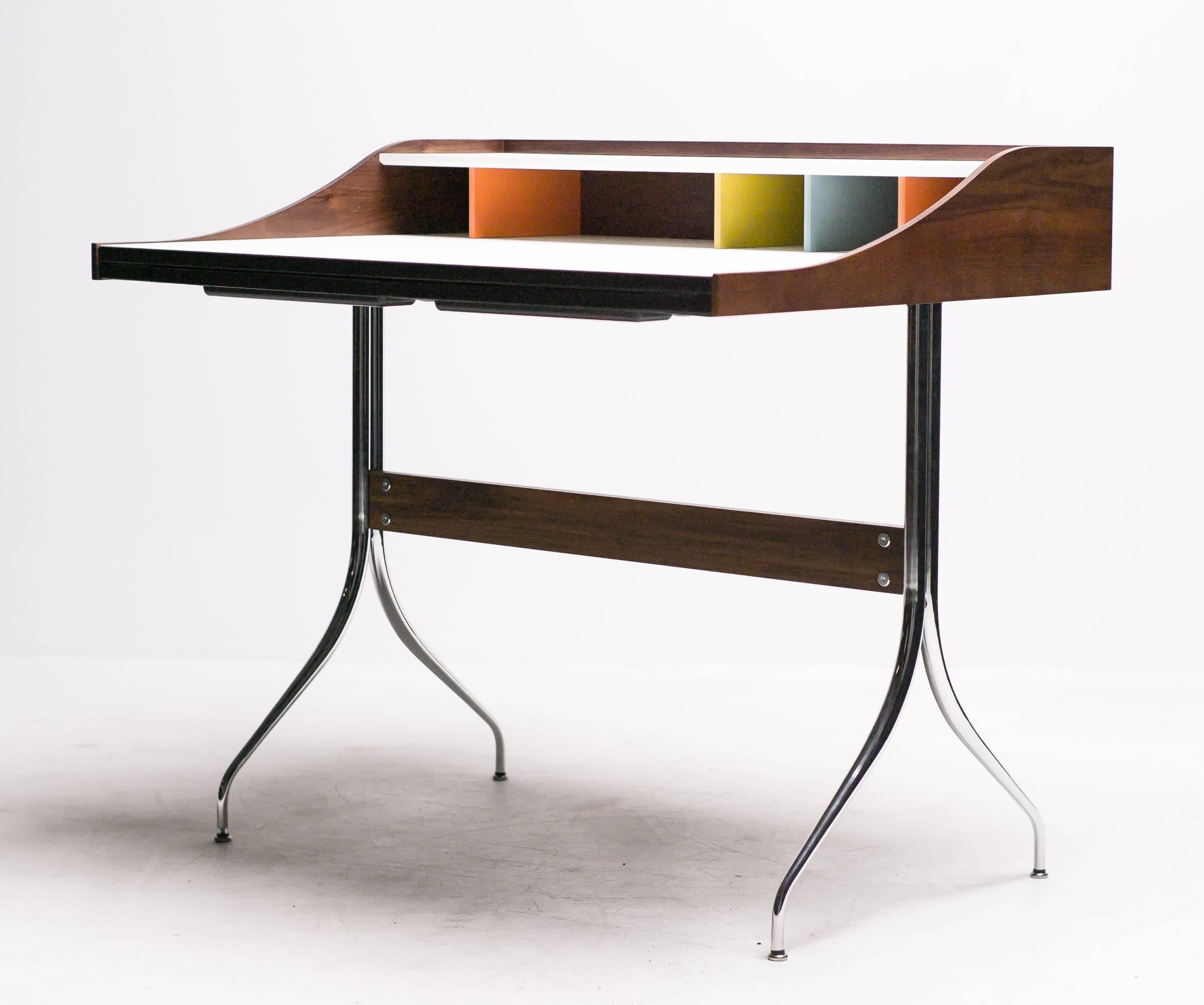 Desk model 5850 designed by George Nelson in 1954 for Herman Miller.
Recent production, with Herman Miller certificate.

Excellent fast and affordable worldwide shipping available.