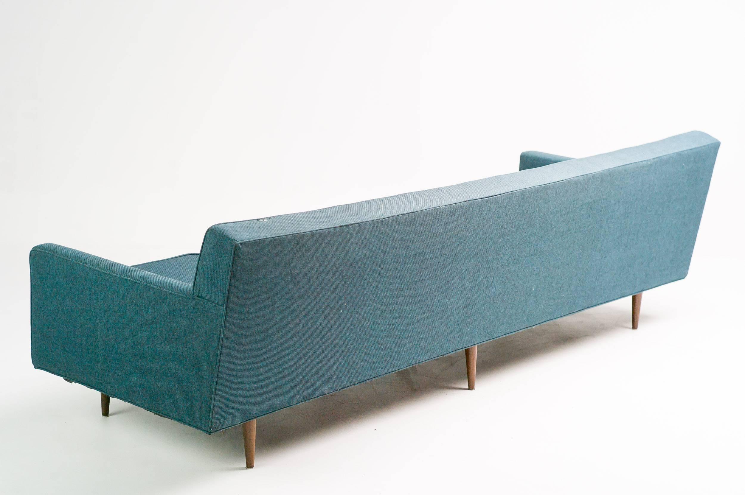Mid-20th Century Elegant Early Four-Seat Sofa by Milo Baughman for Thayer Coggin