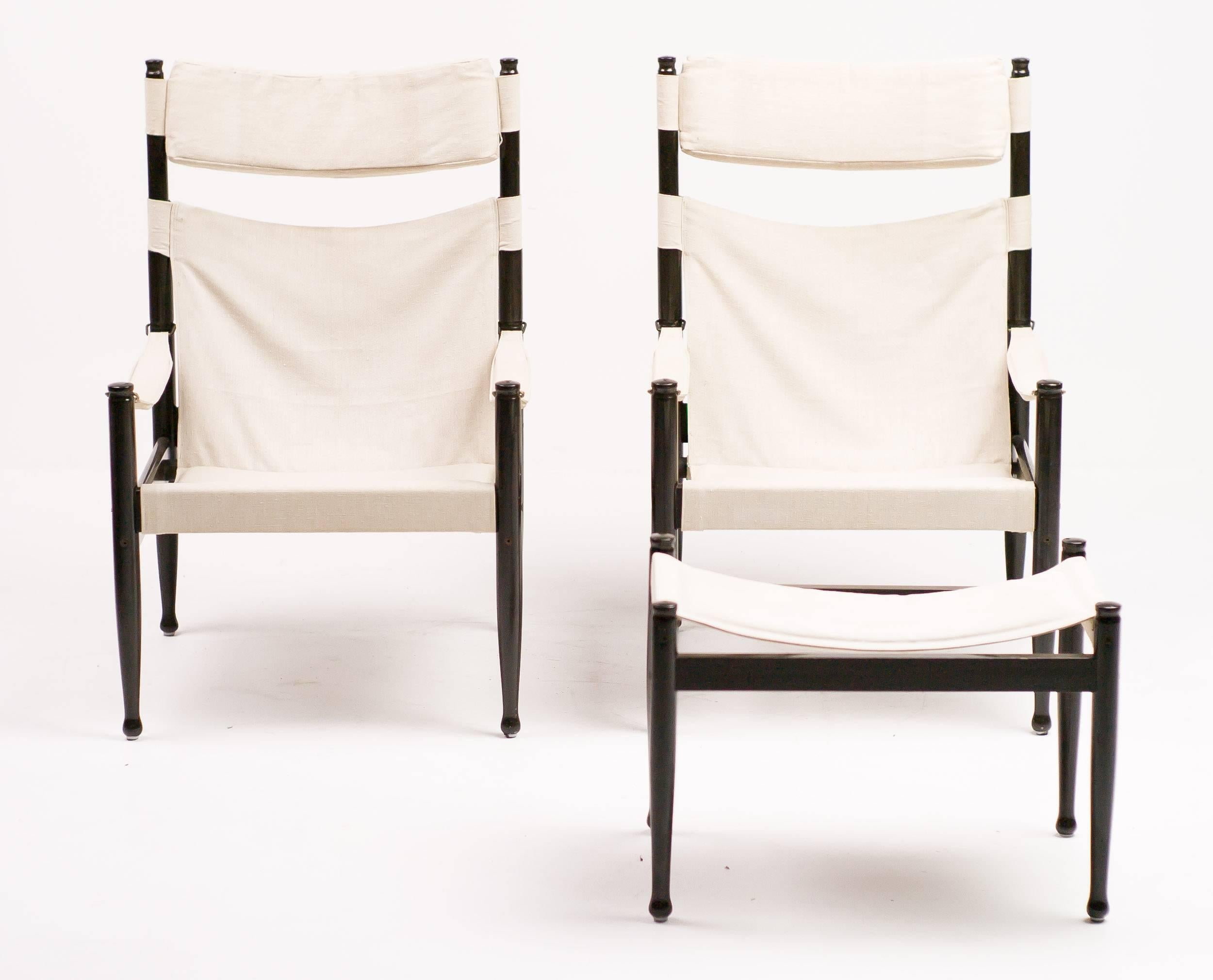 Erik Wørts designed safari chairs, made by Eilersen Furniture, Denmark.
Dark brown stained ash frame with linen sling seat and armrests. The chairs disassemble for easy shipping.
Marked with label.

Excellent fast and affordable worldwide