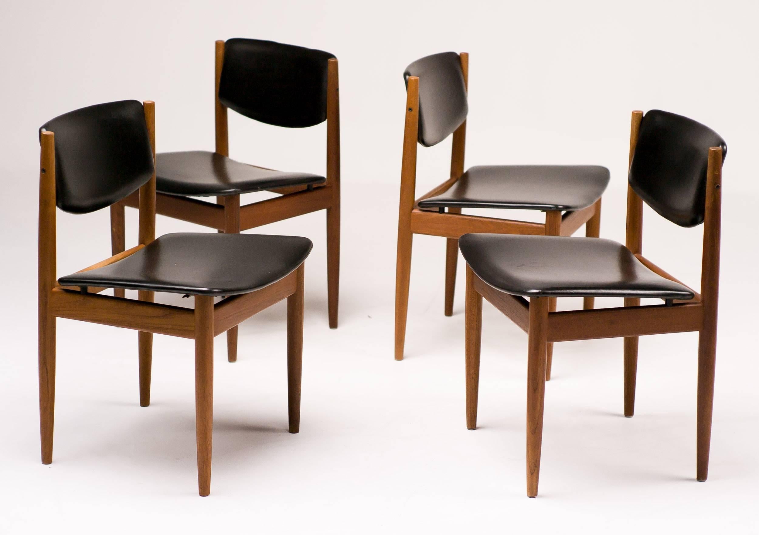Set of Four Finn Juhl for France & Son Teak Model 197, Side Chairs In Good Condition In Dronten, NL