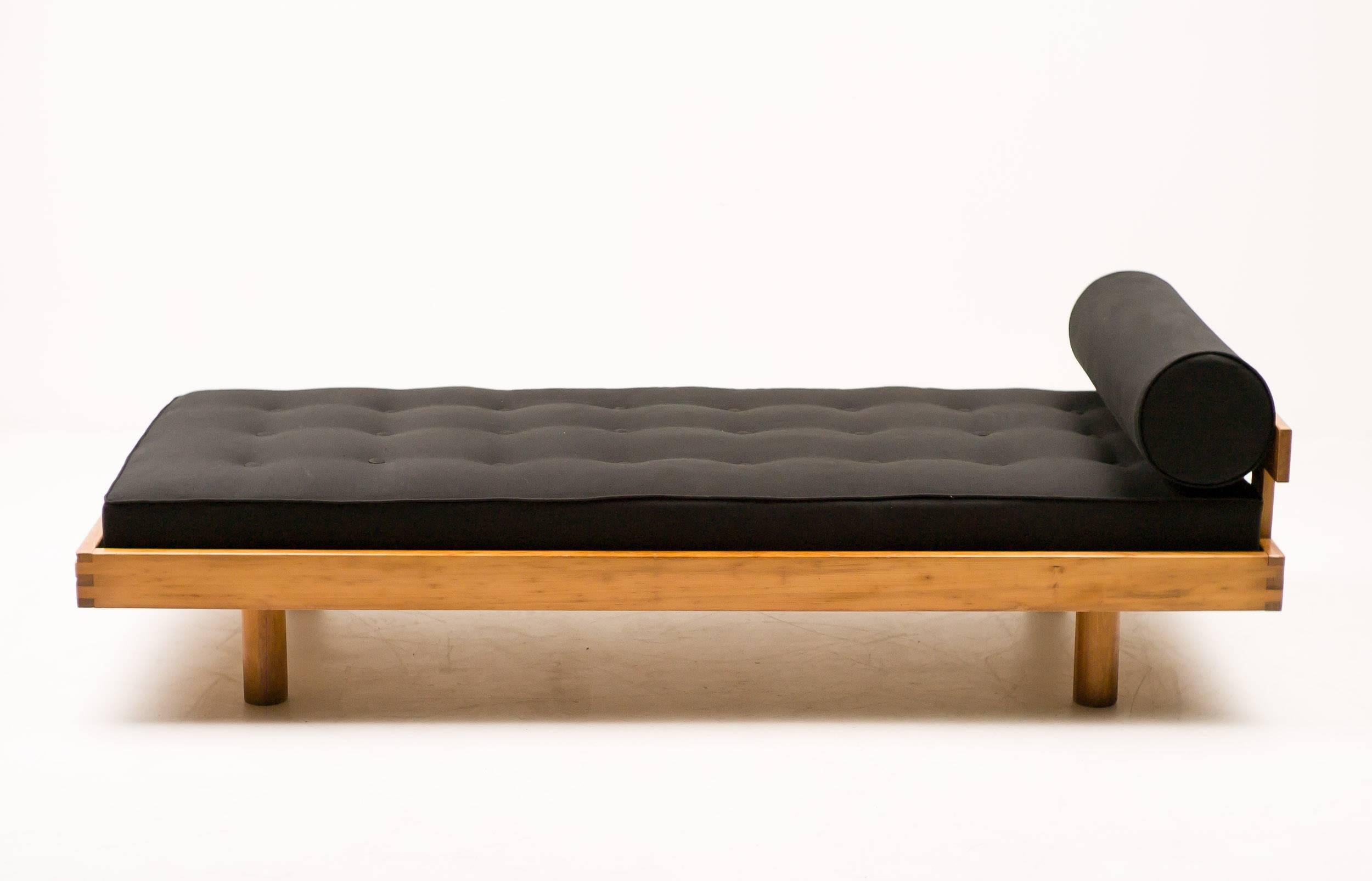 Pierre Chapo Daybed at 1stDibs | pierre chapo bed, daybed pierre chapo