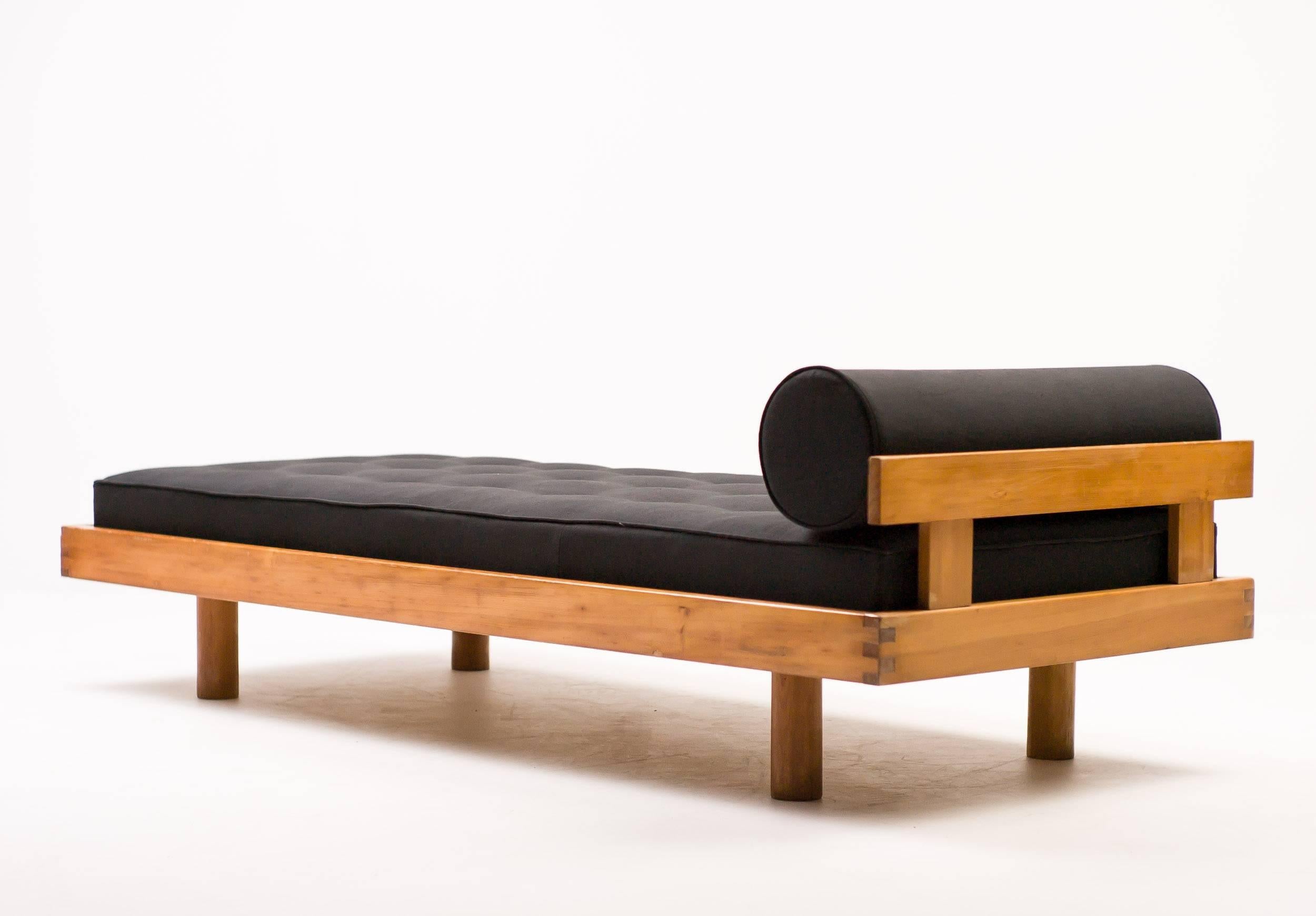 Architectural daybed designed by Pierre Chapo.
Recent mattrass and neckroll upholstered in black fabric.

Excellent fast and affordable worldwide shipping.
White glove delivery available upon request.