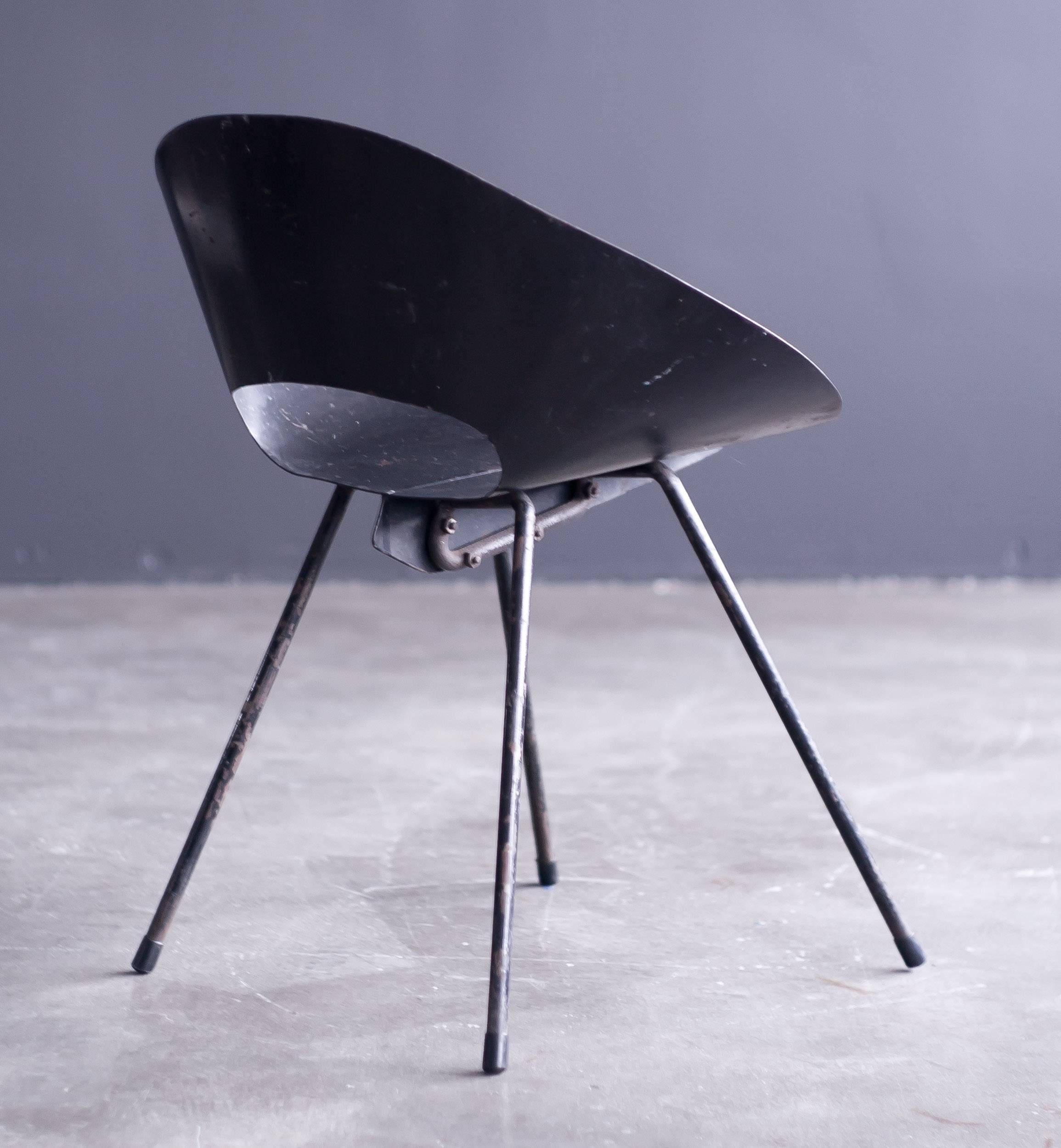 Mid-Century Modern Model #132 Chair Designed in 1948 by Donald Knorr for Knoll