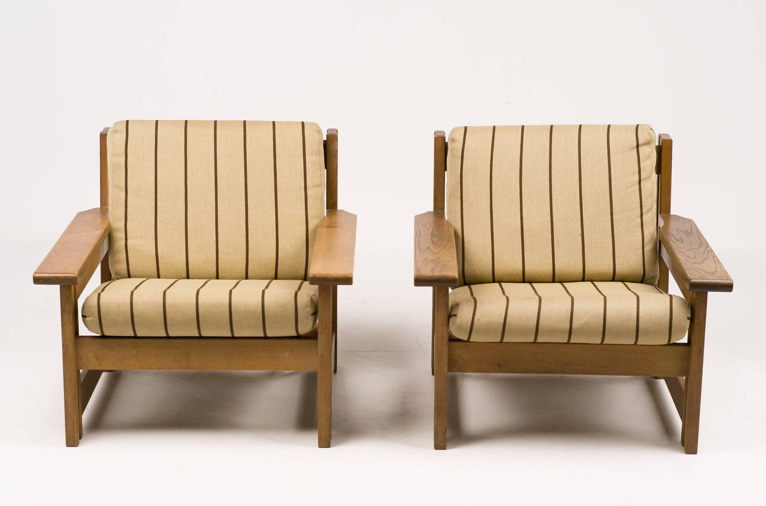Pair of Scandinavian Architectural Lounge Chairs 3