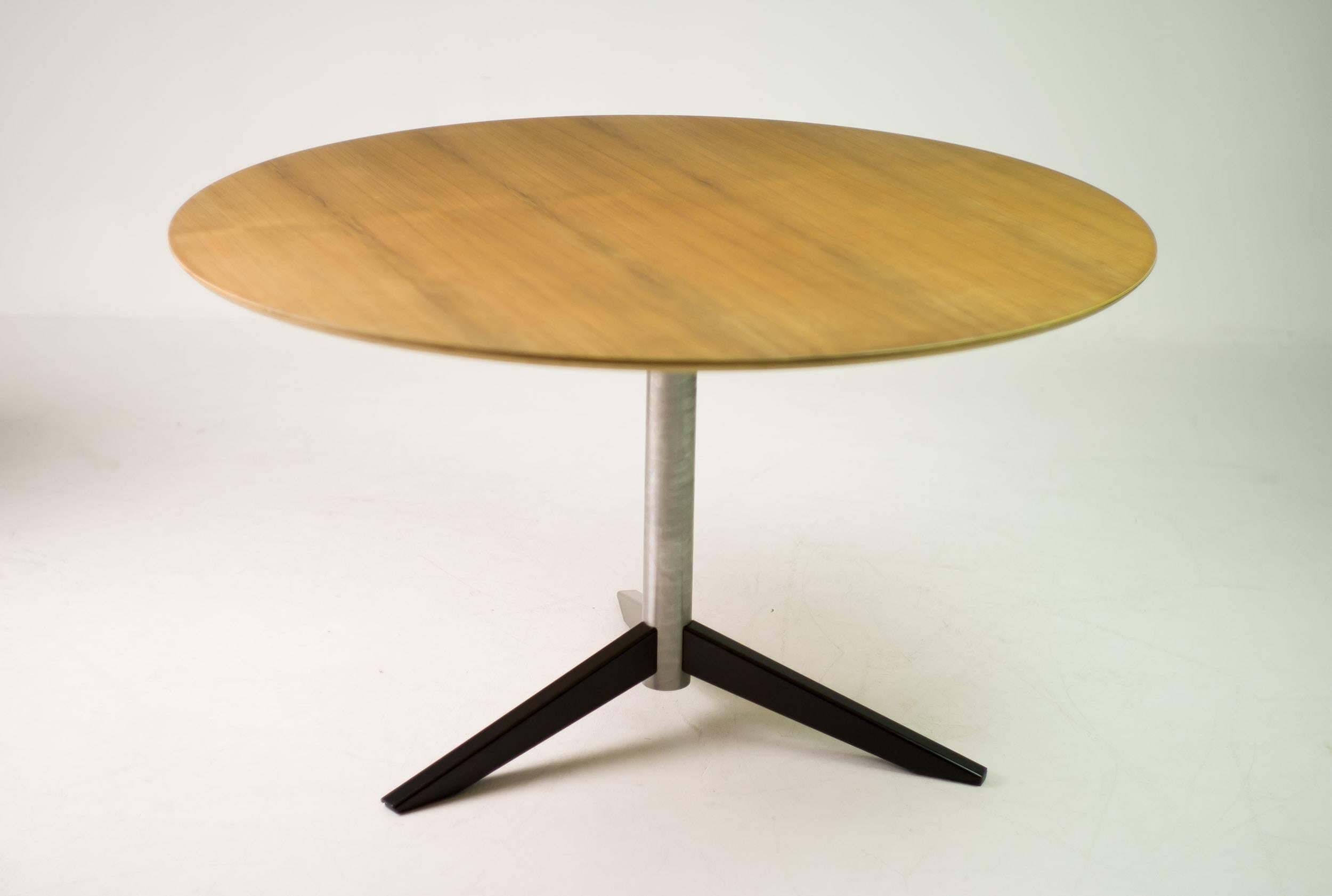 Martin Visser Walnut Dining Table Model TE06 for 'T Spectrum In Excellent Condition In Dronten, NL