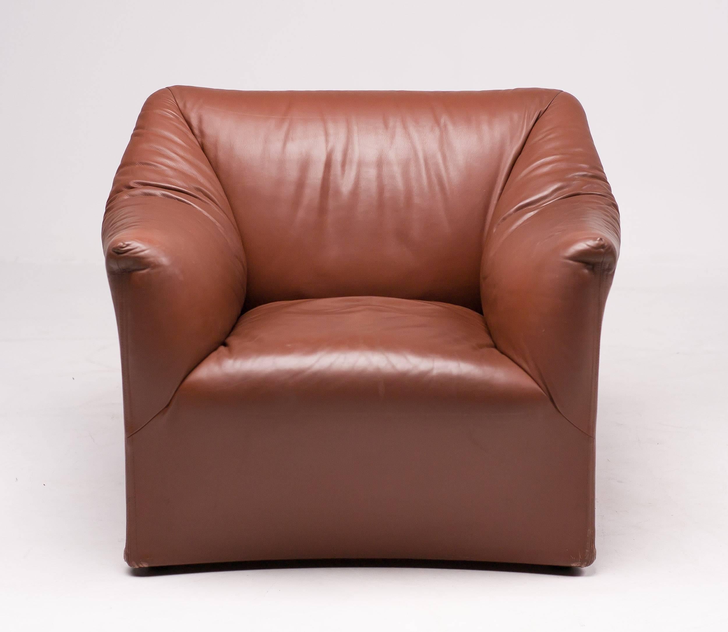 Mario Bellini for Cassina Pair of Leather Lounge Chairs 3