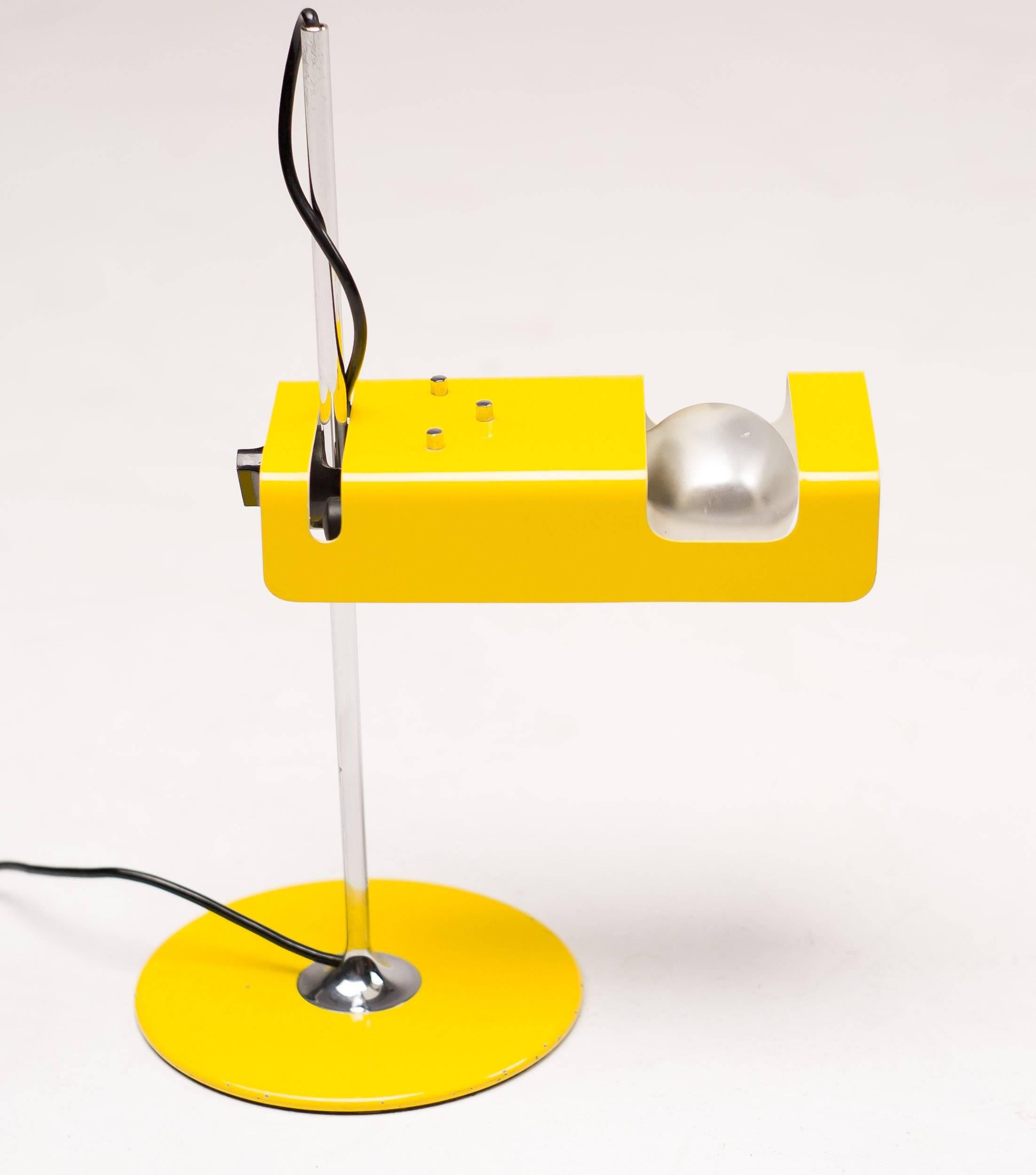 Joe Colombo 291 Spider adjustable desk lamp for O'Luce in very rare yellow and chrome. This design won the 