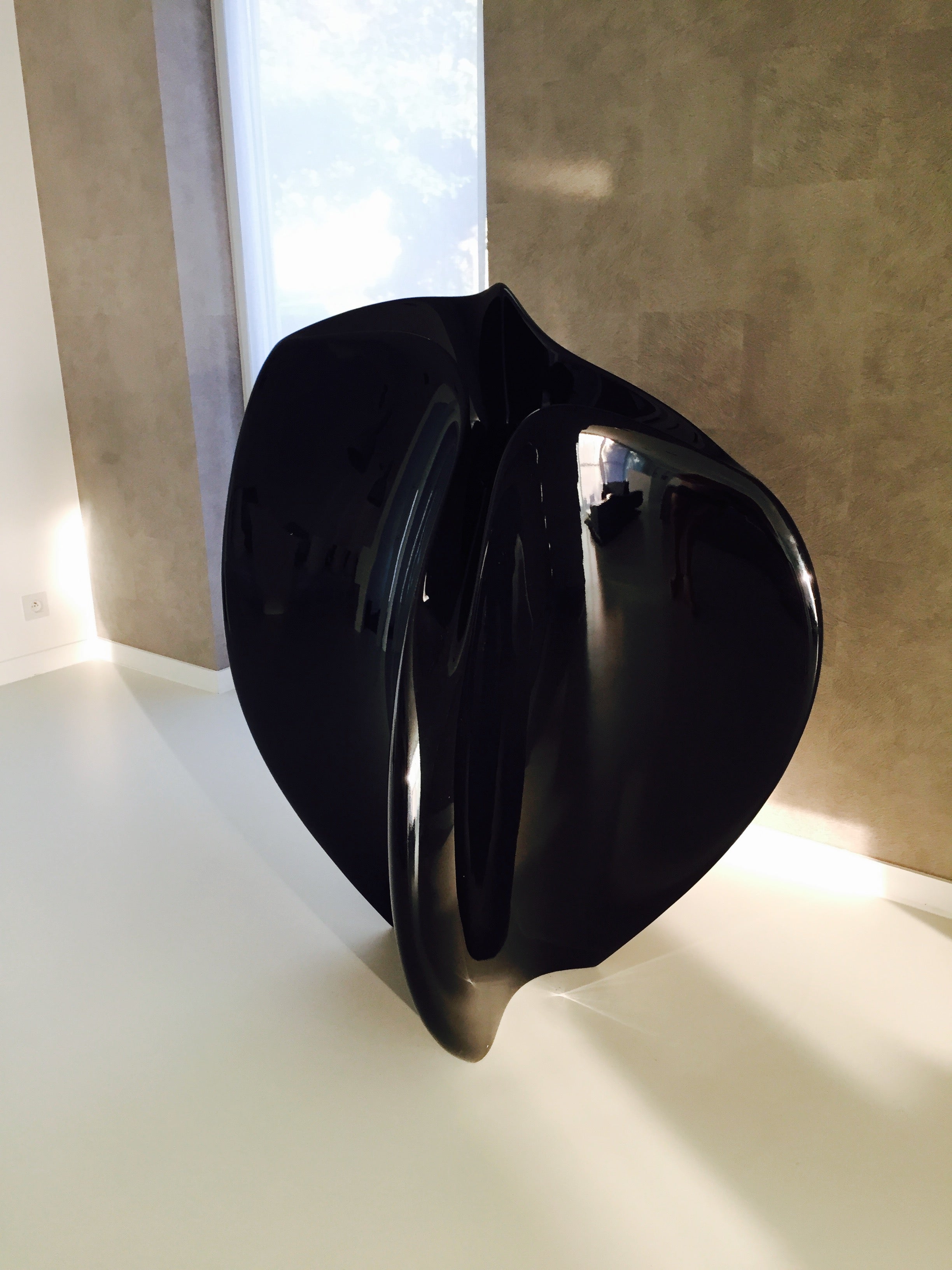 Very Large Zaha Hadid Flow Vase At 1stdibs