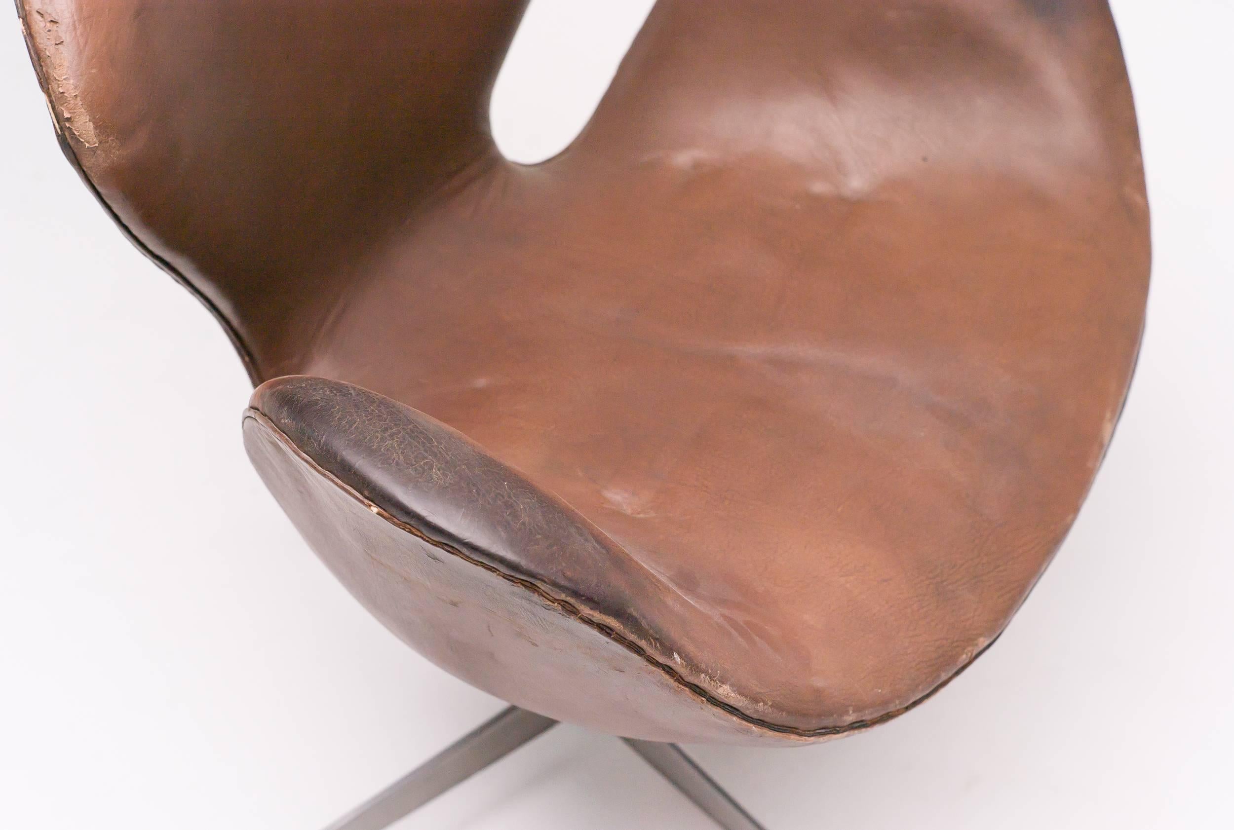 Late 20th Century Very Rare Swan Desk Chair by Arne Jacobsen in Original Leather