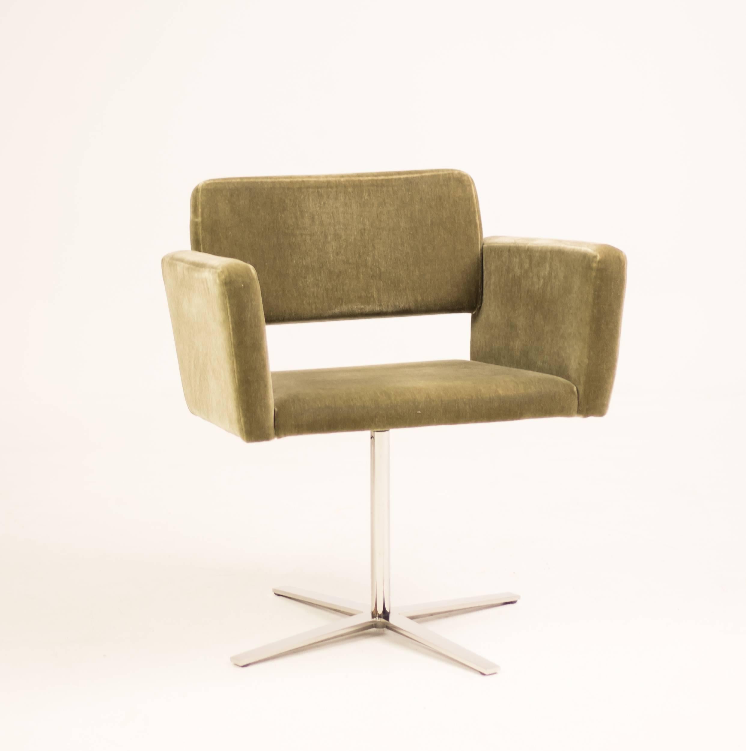Modern Set of Three Dutch Design Dining Room Chairs in Green Velvet