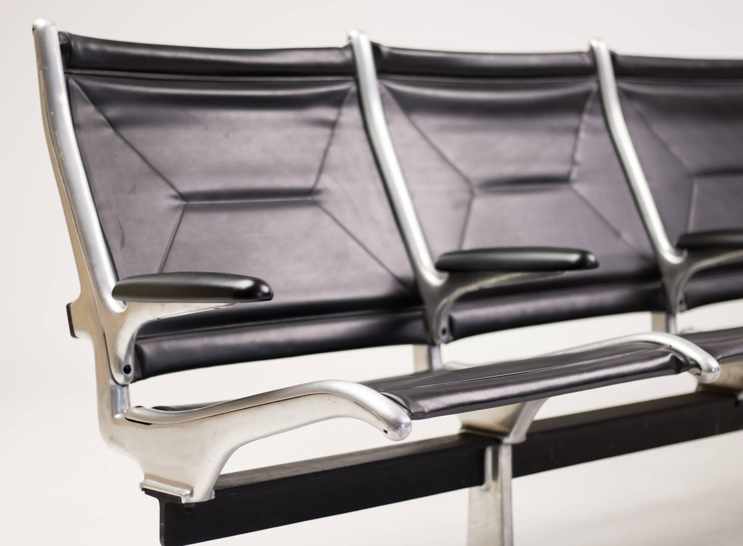 Mid-Century Modern Eames Tandem Sling Seating Five-Seat for Herman Miller
