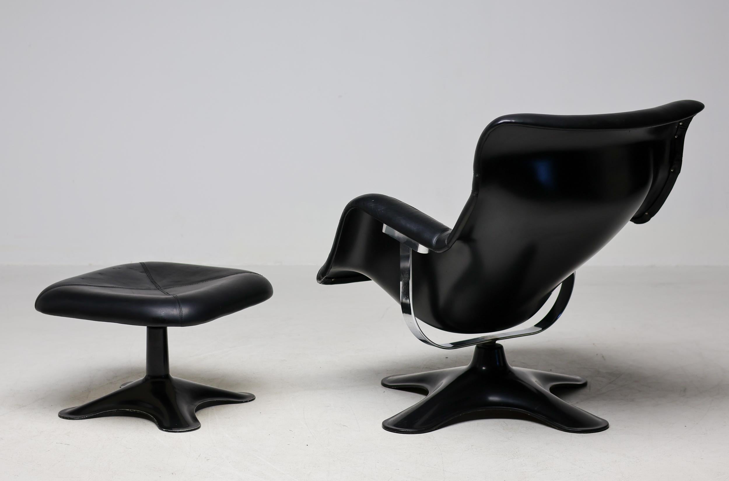 Scandinave moderne Chaise longue et ottoman Karuselli noirs, modernes du milieu du siècle, par Yrjo Kukkapuro en vente