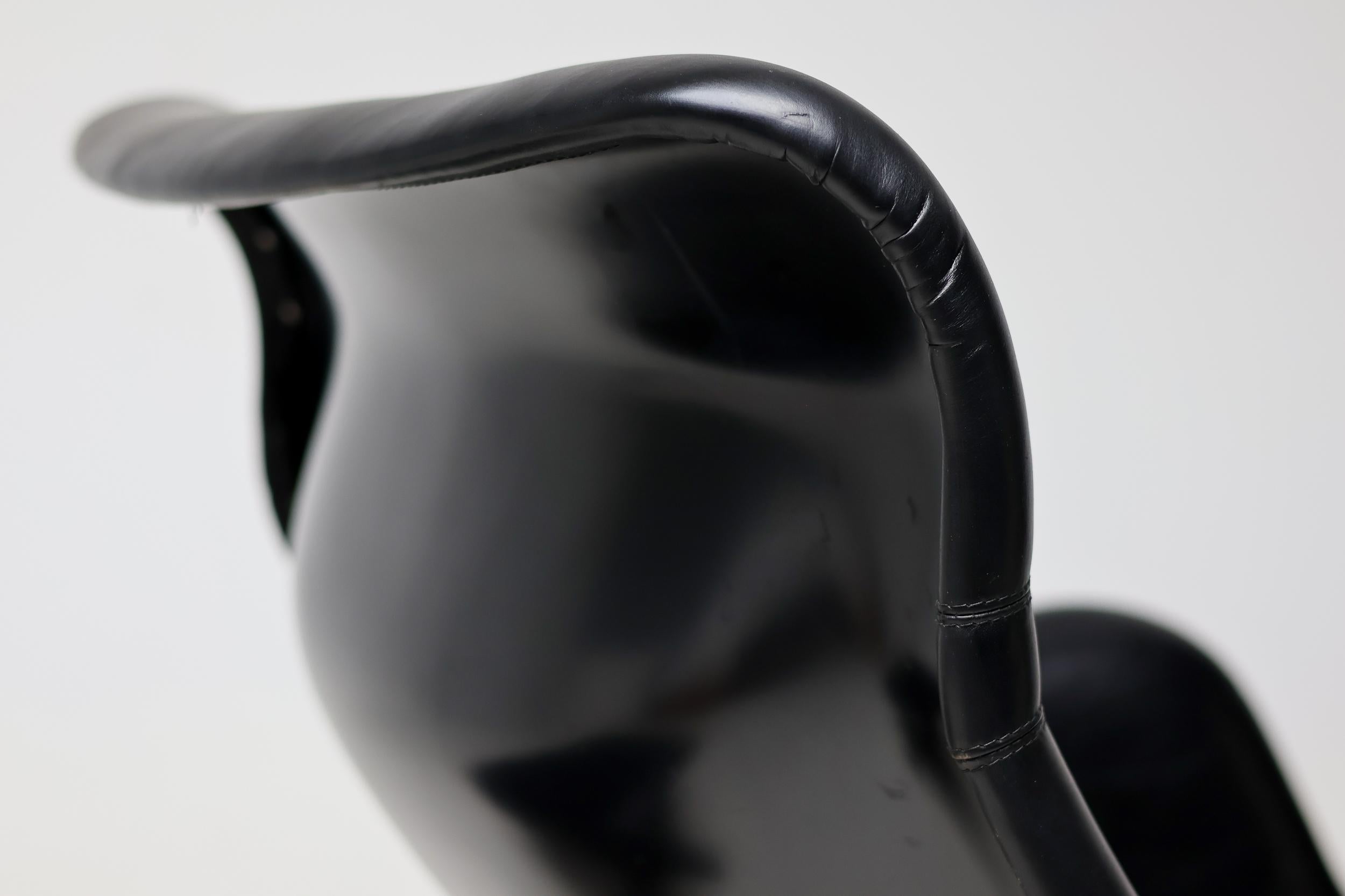 Chaise longue et ottoman Karuselli noirs, modernes du milieu du siècle, par Yrjo Kukkapuro en vente 4