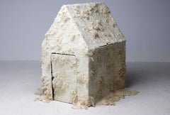 Claudy Jongstra, Casetta giocattolo in cartone rivestita di feltro, 2000
