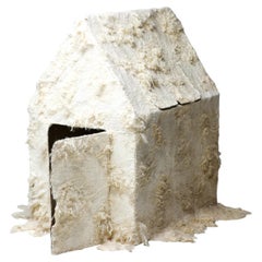 Claudy Jongstra, Casetta giocattolo in cartone rivestita di feltro, 2000