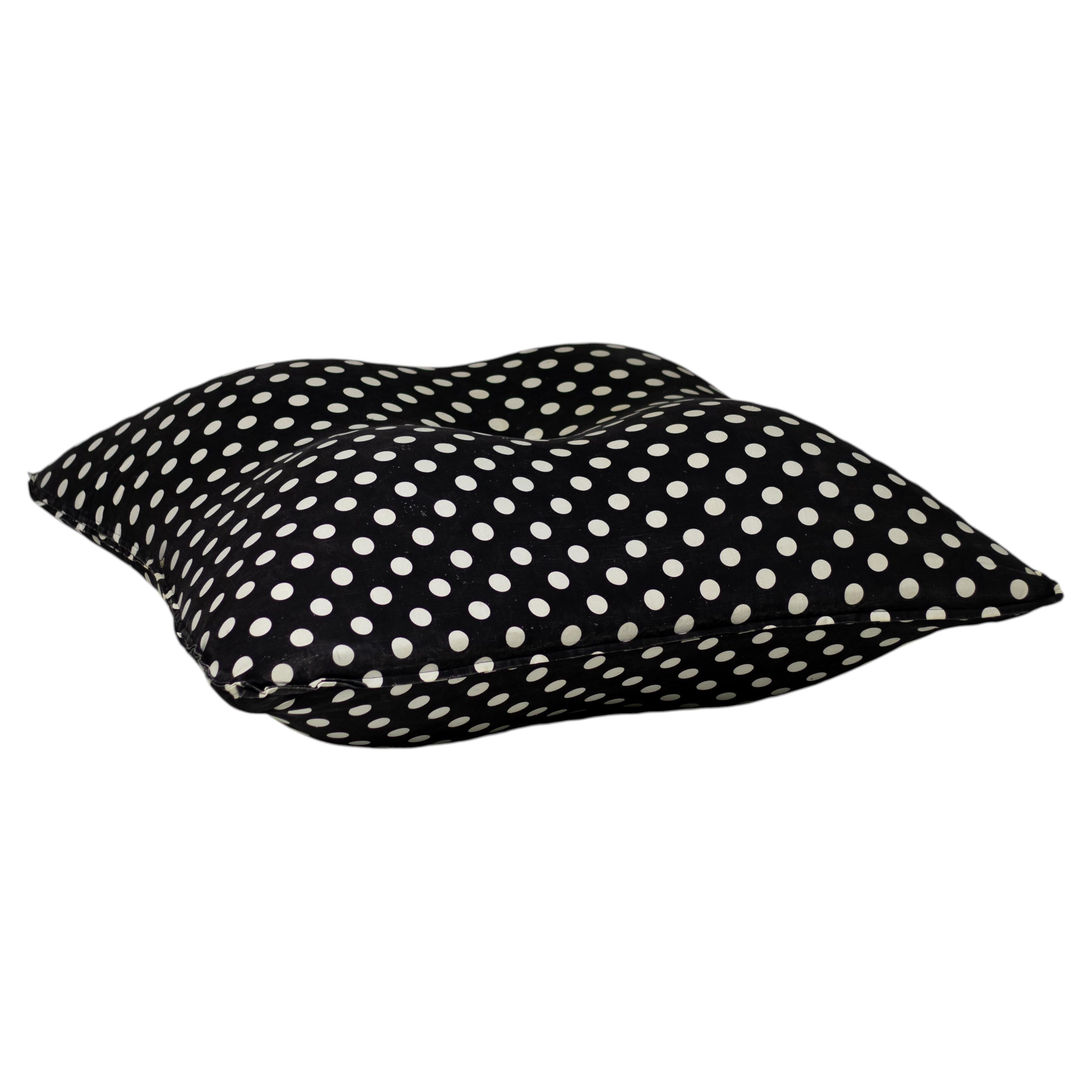 The Holy Grail of Gufram – The Elusive Polka Dot Cushion For Sale