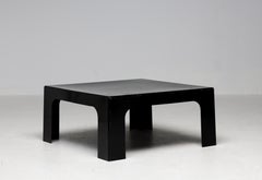 Table basse carrée en fibre de verre noire italienne des années 1970