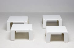 Mario Bellini: Weiße „Quattro Gatti“-Stapeltische für C & B Italia, Italien, 1967