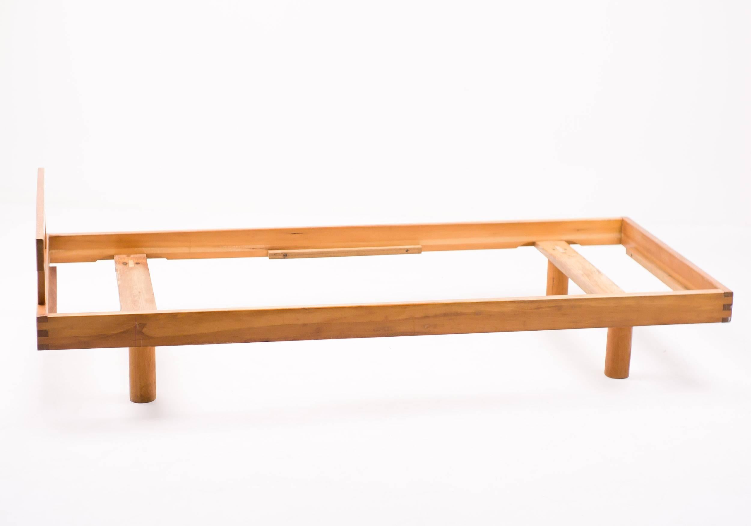 Ash Pierre Chapo Daybed
