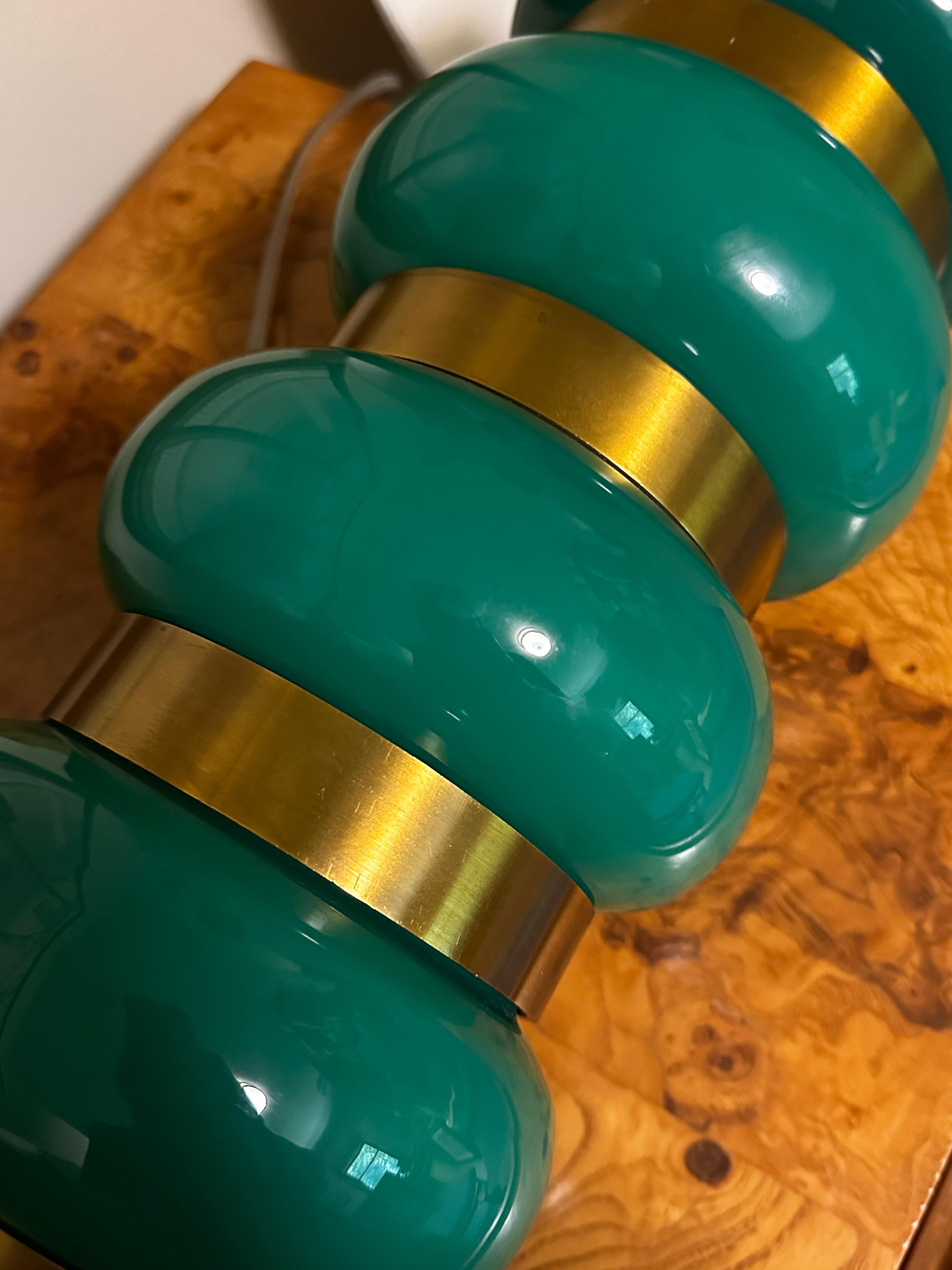 Moderne Paire de lampes en verre vert 