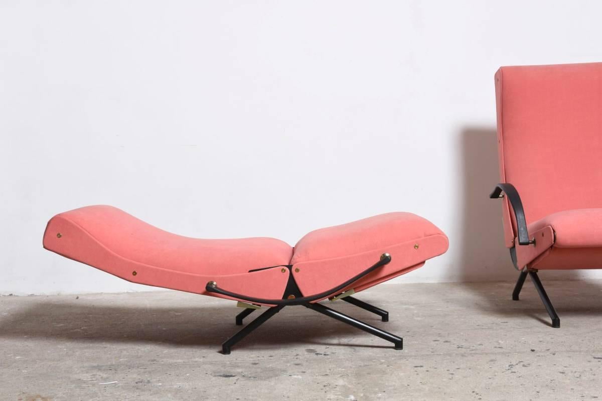 Pink fabric Osvaldo Borsani, P40 Lounge Chair for Tecno, Italy In Excellent Condition In Antwerp, BE
