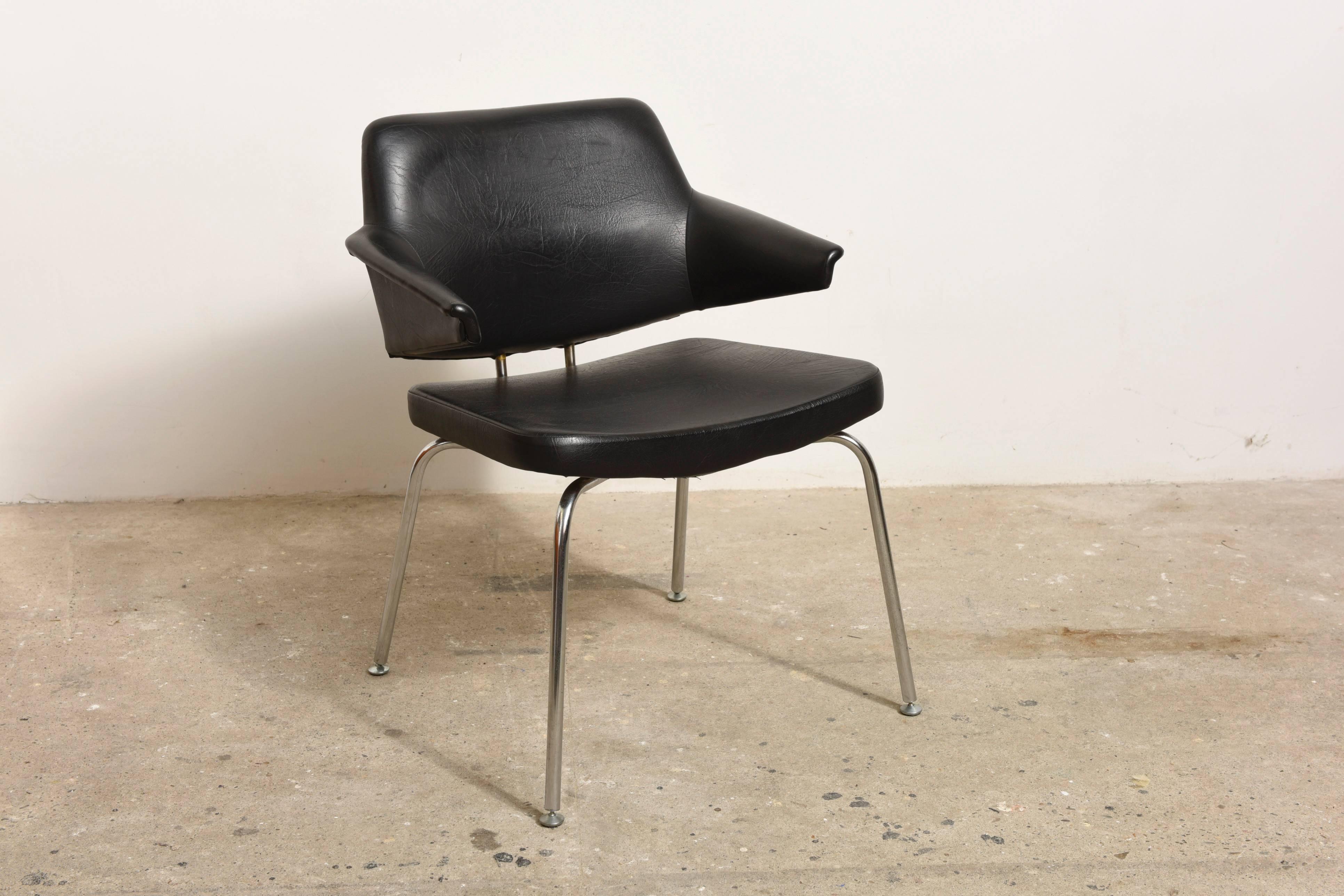 Black Leather Armchairs Designed by Pierre Paulin In Excellent Condition In Antwerp, BE