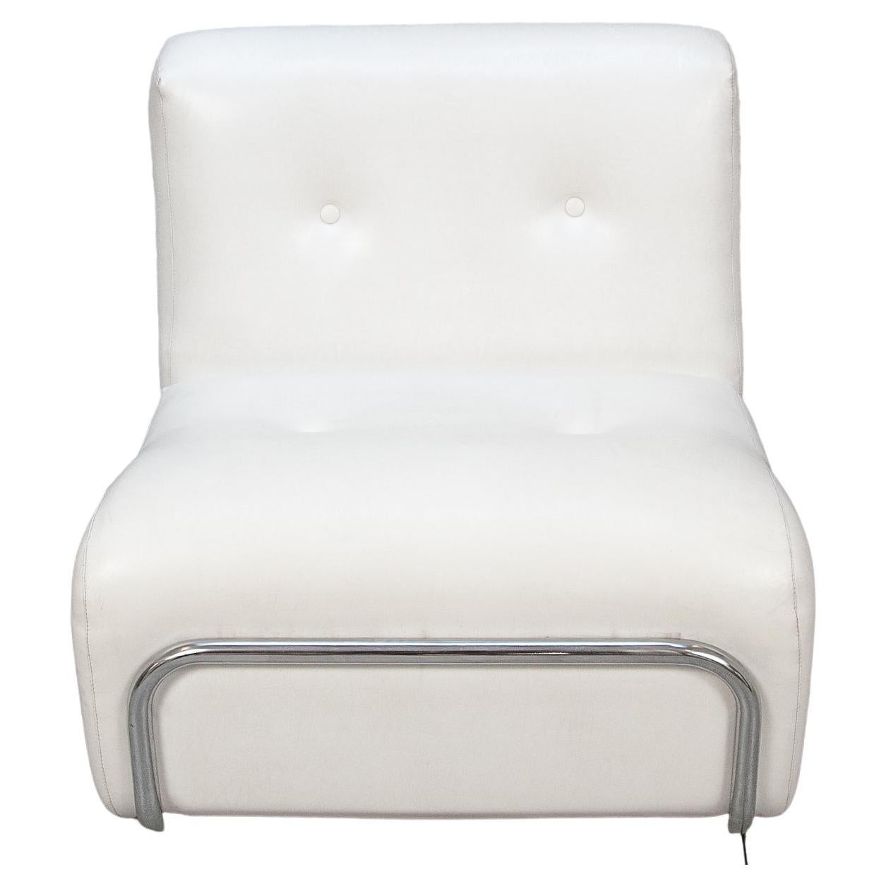 White and Chrome Livingroom set of Adriano Piazzesi Lounge Chairs and Footstools For Sale