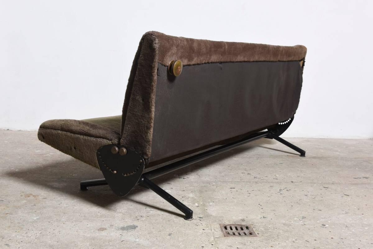 Italian Iconic Tecno D70 Sofa Daybed Designed by Osvaldo Borsani