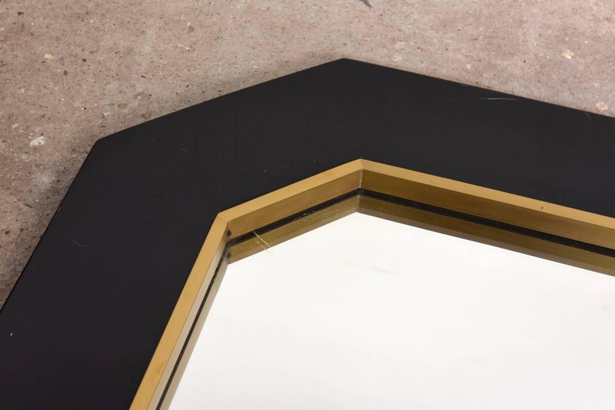 Octagonal Brass and Black Lacquer Mirror In Excellent Condition In Antwerp, BE