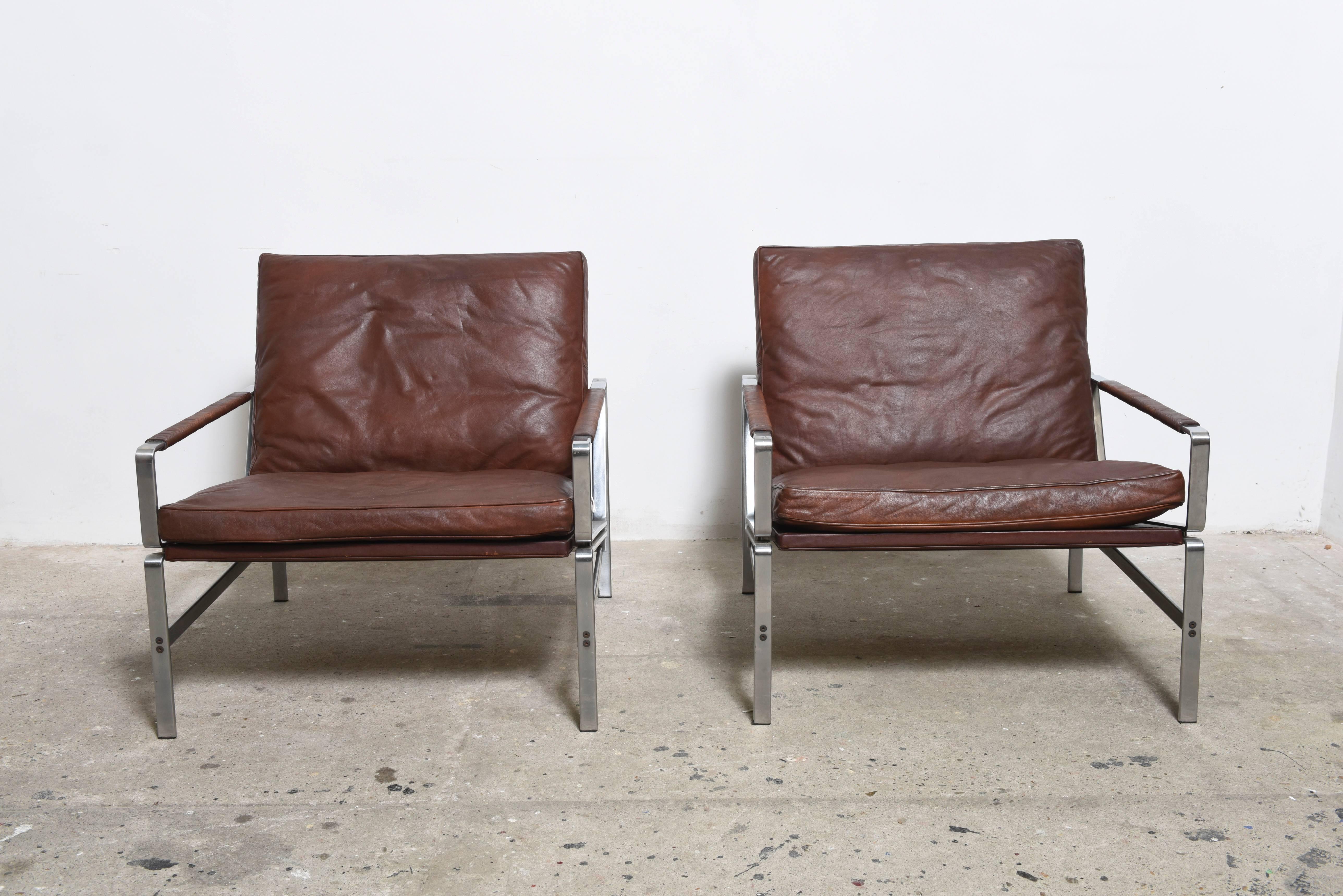 Set of two armchairs, model 6720 by Preben Fabricius & Jorgen Kastholm by Kill International.

These chairs are one of the finest examples to be found, leather comes in remarkable thick and good original condition with signs of use.

Got a