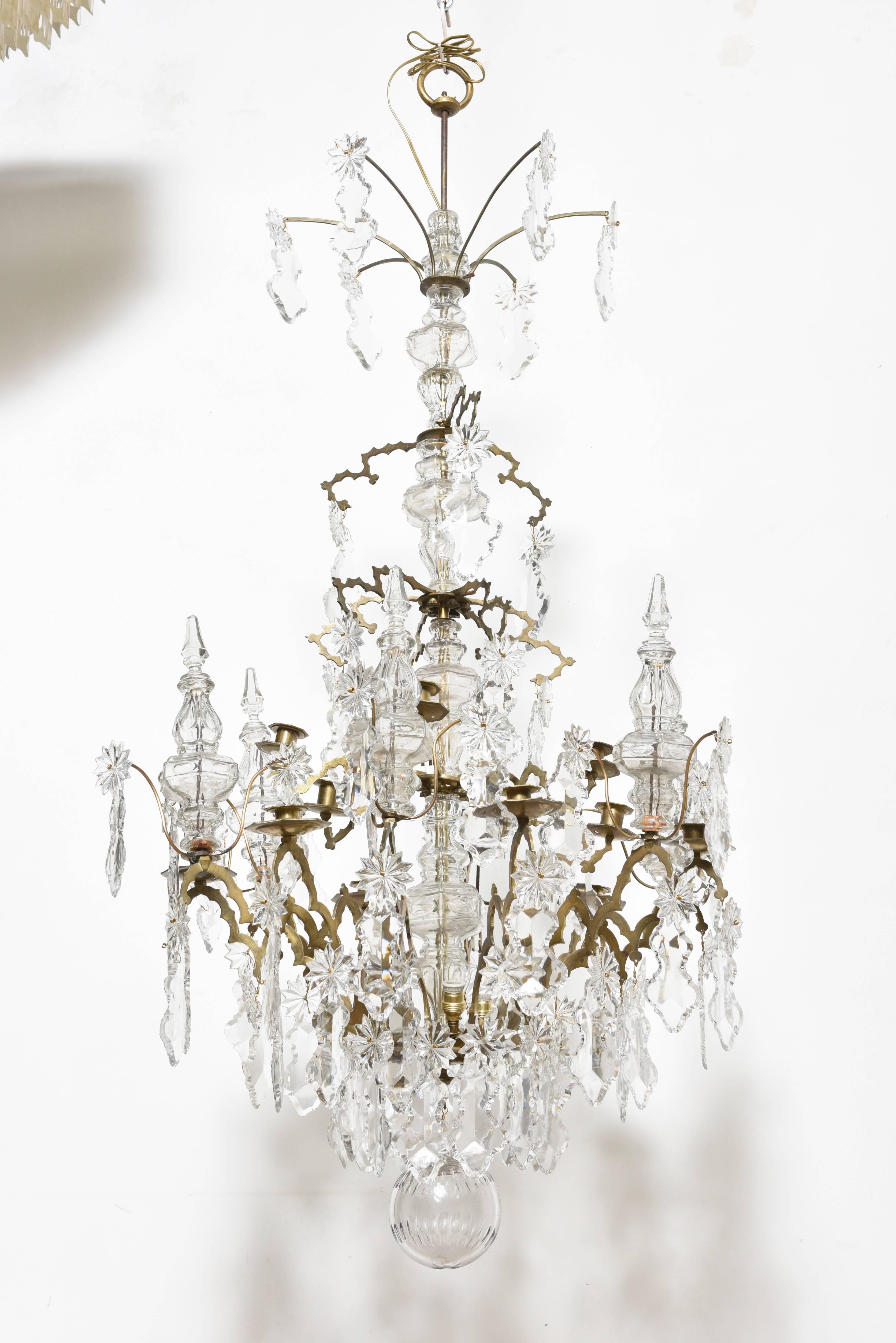 French Provincial Large French Baguès Doré, Bronze and Crystal Chandelier in Louis XV Style