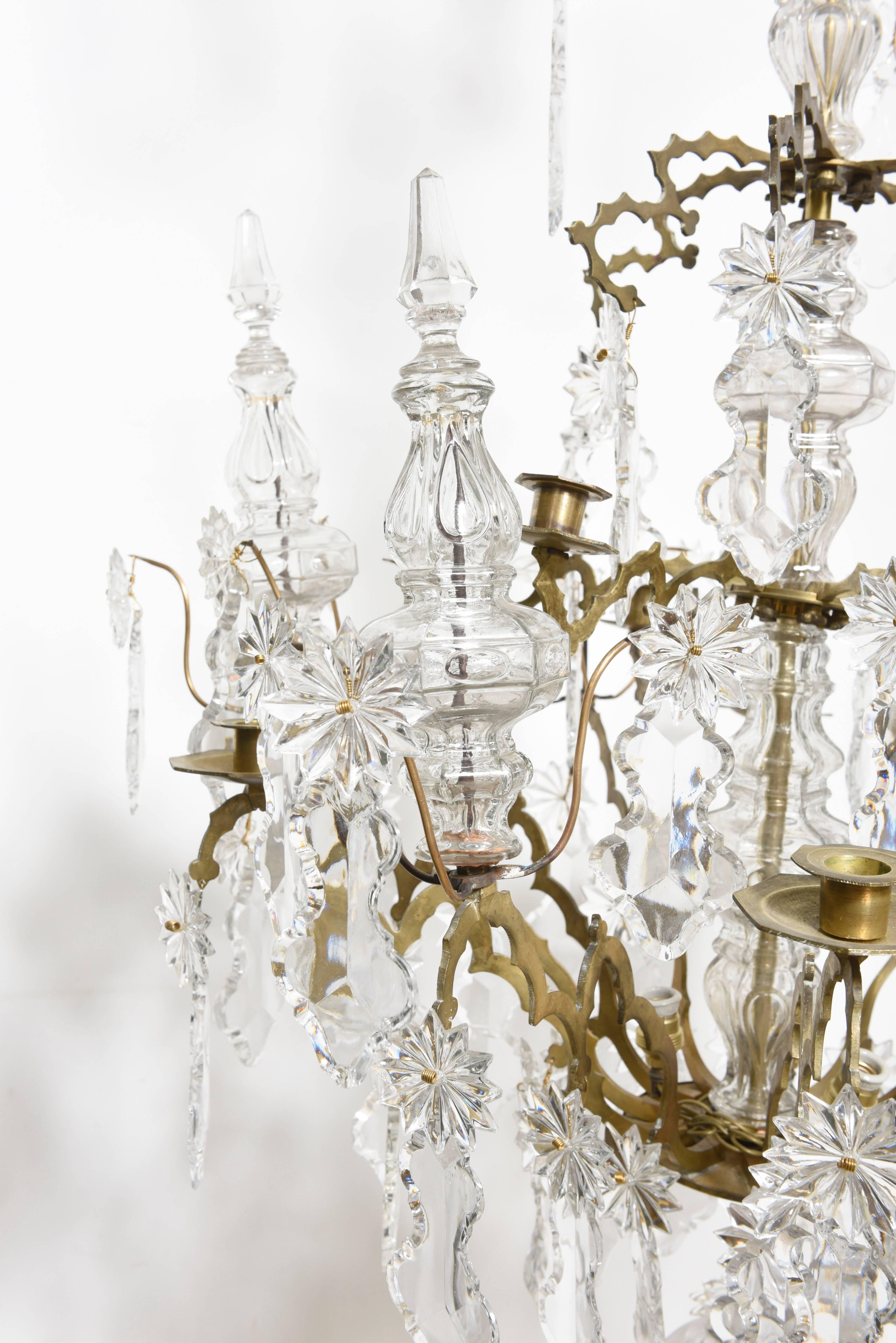 Large French Baguès Doré, Bronze and Crystal Chandelier in Louis XV Style In Good Condition In Antwerp, BE