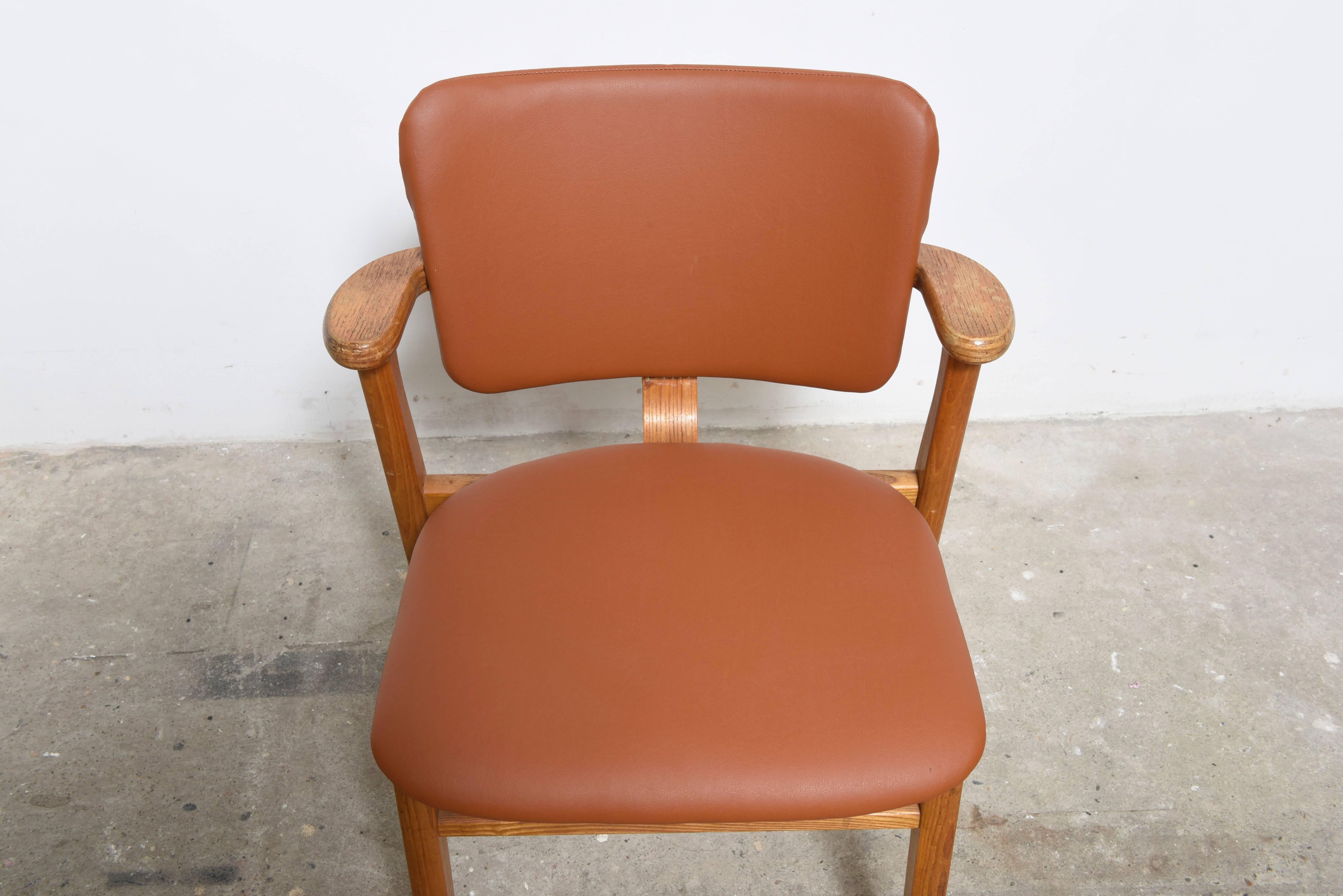 Ensemble de trois fauteuils Domus d'Ilmari Tapiovaara, Finlande en vente 2