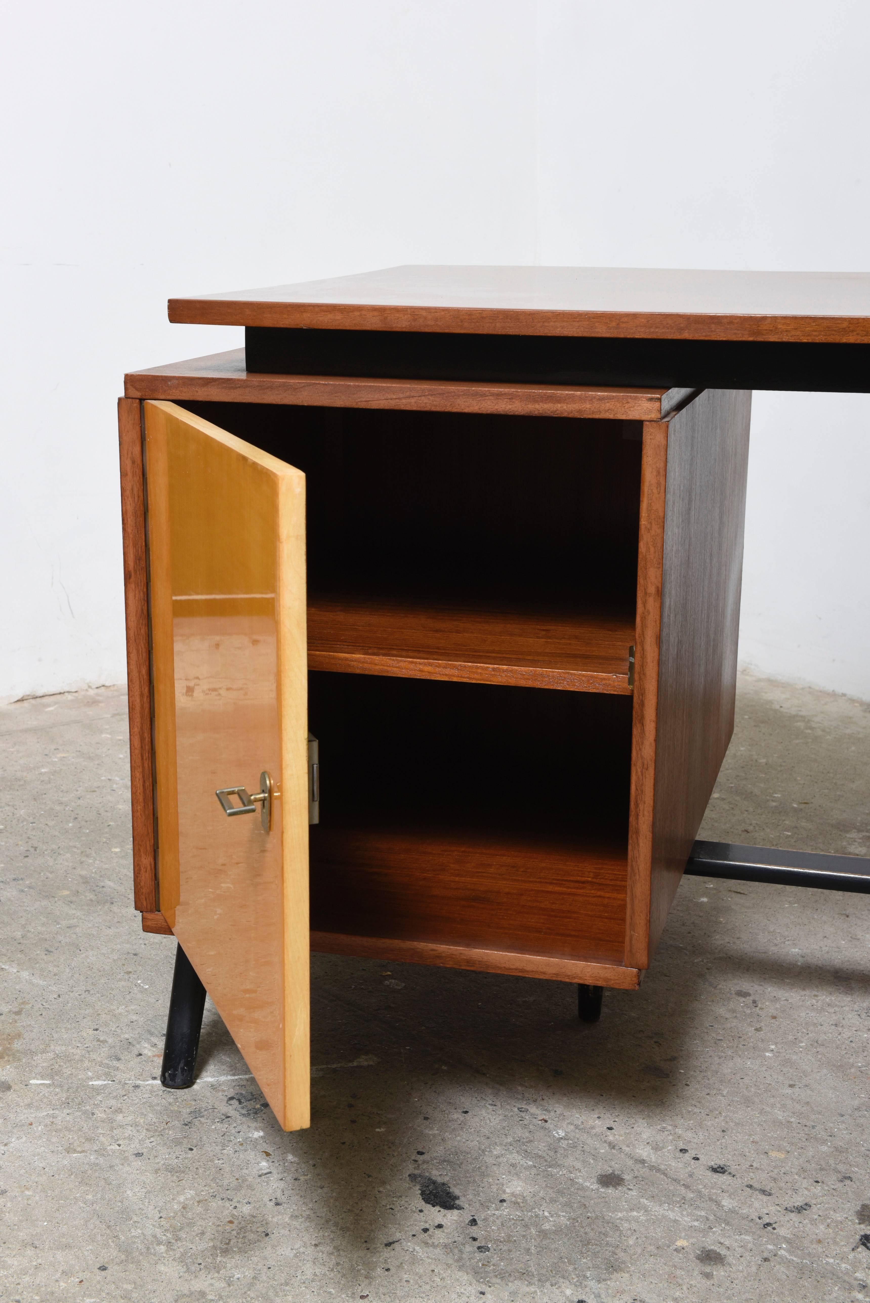 Mid-20th Century Alfred Hendrix 1950s Desk for Belform
