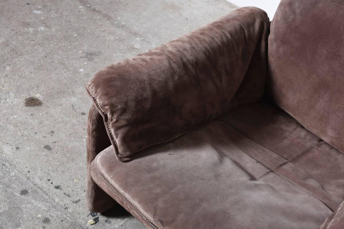 Late 20th Century Pair of Brown Suede Seventies Lounge Chairs for Cassina