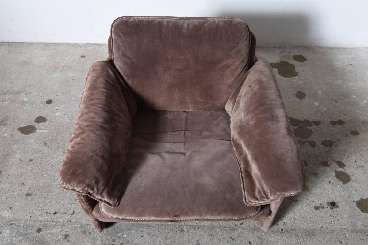 Base Metal Pair of Brown Suede Seventies Lounge Chairs for Cassina