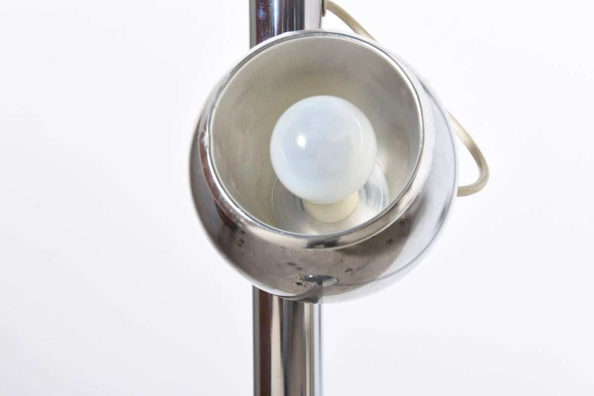 Milieu du XXe siècle Stilux Lampadaire Tri-Globe Chrome en vente