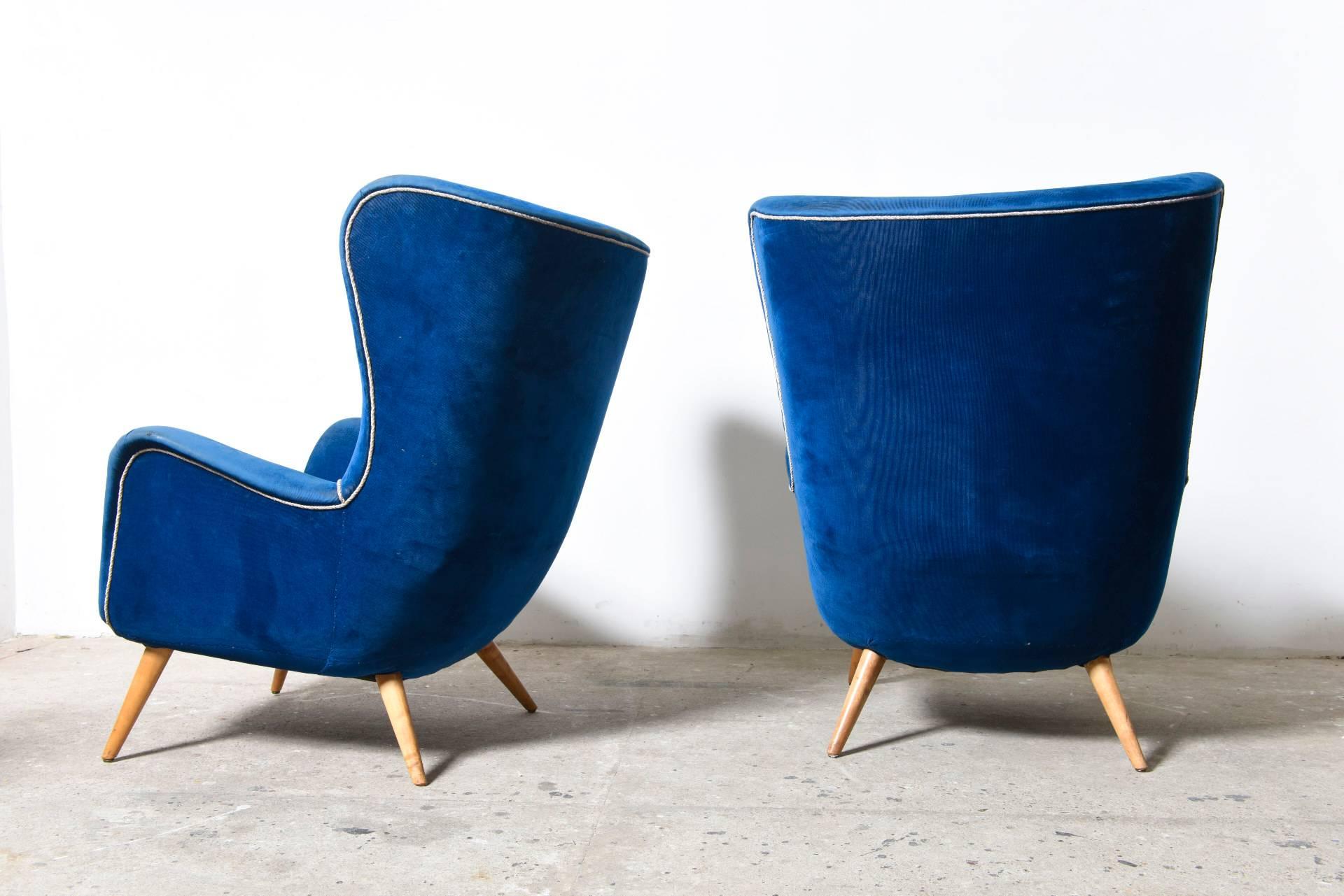 Mid-Century Modern Set of two Large Italian Blue Velvet Wing Back Easy Chair, by Melchiorre Bega