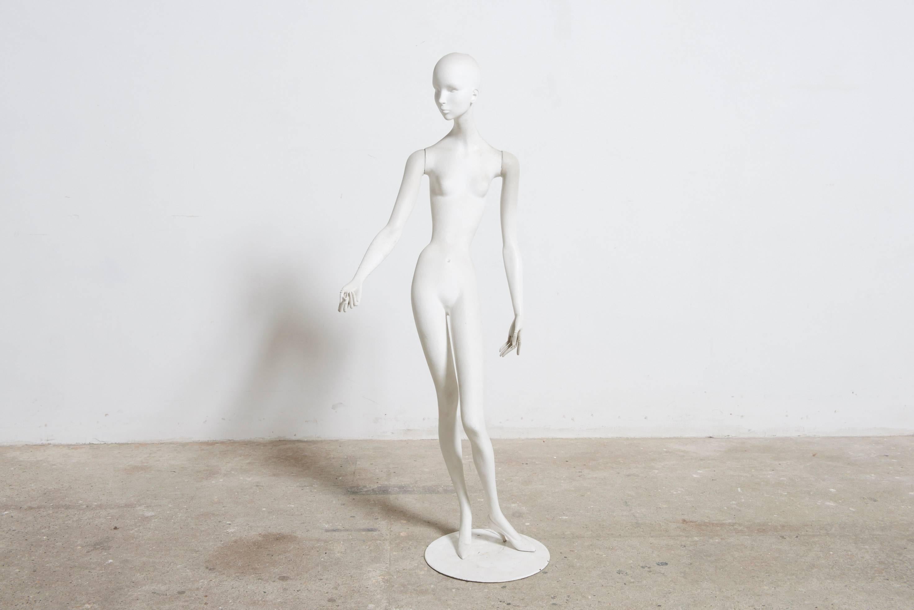 Stunning white display miniature female mannequin.
The arms are adjustable, the hands are made in rubber to natural model vision.
In vintage original condition, height 116 cm.