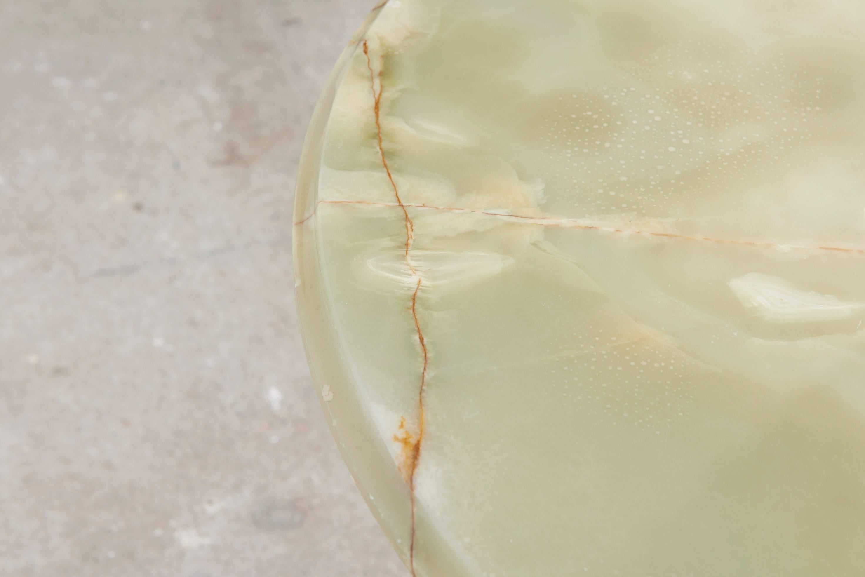 Round Maison Bagues Onyx and Brass Gilted Coffee Table, 1970s In Excellent Condition In Antwerp, BE