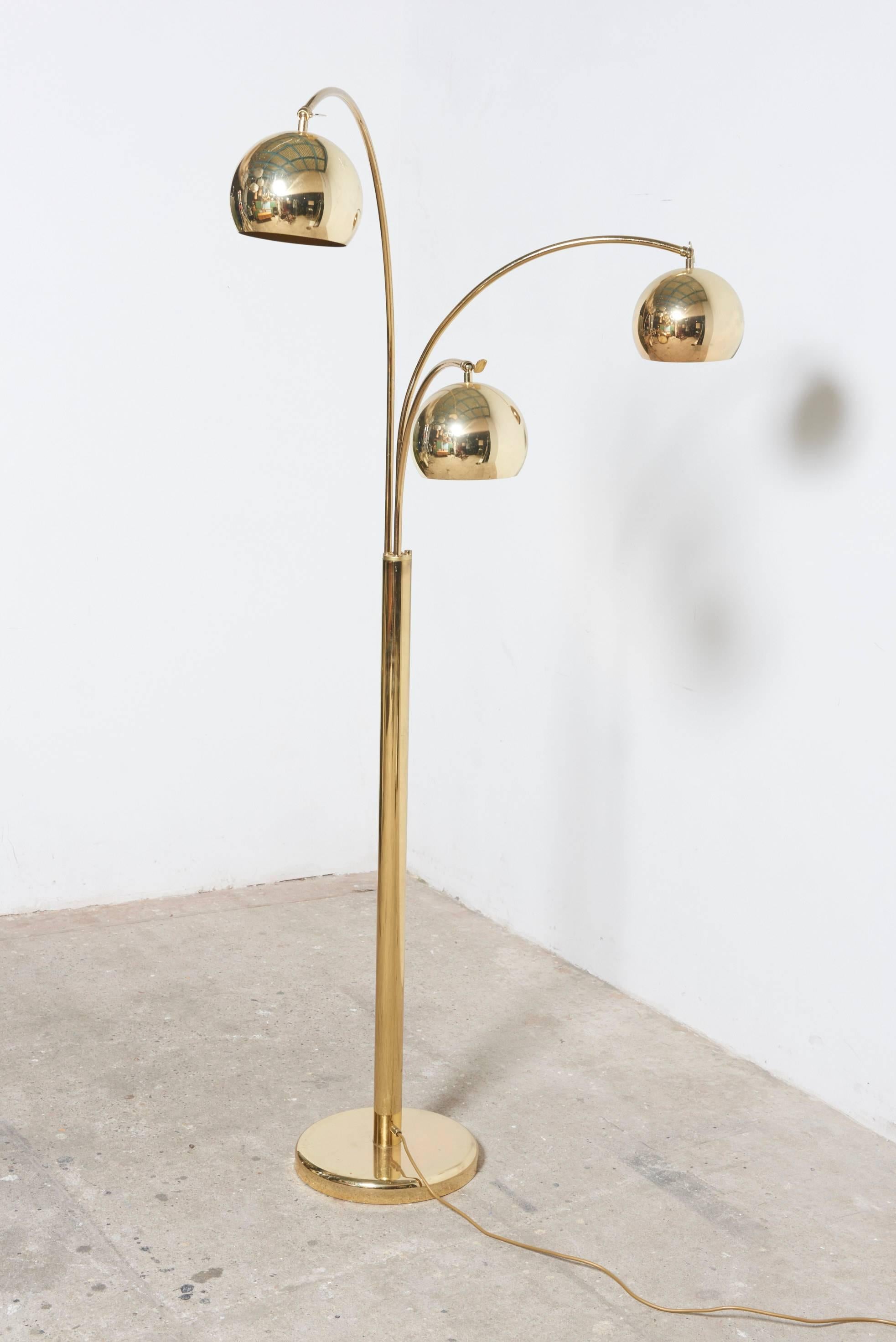Very beautiful arc lamp with three adjustable arms and individually adjustable shades in any direction an ideal lamp in your living room, next to a sofa as a soft lighting or for direct light when you reading a book or magazine.

The arc lamp is