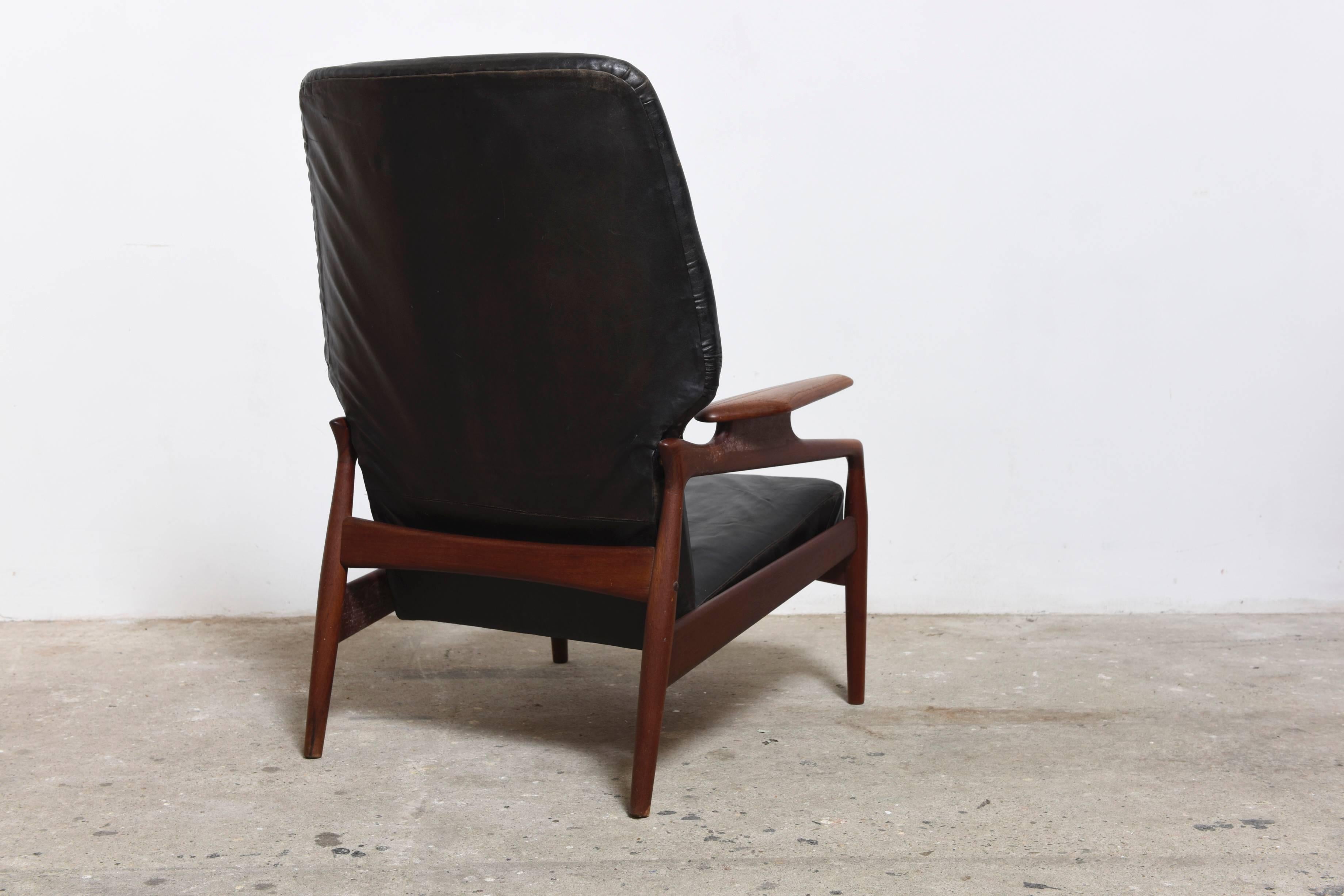 Danish Modern Reclining Lounge Wingback Chair In Excellent Condition In Antwerp, BE