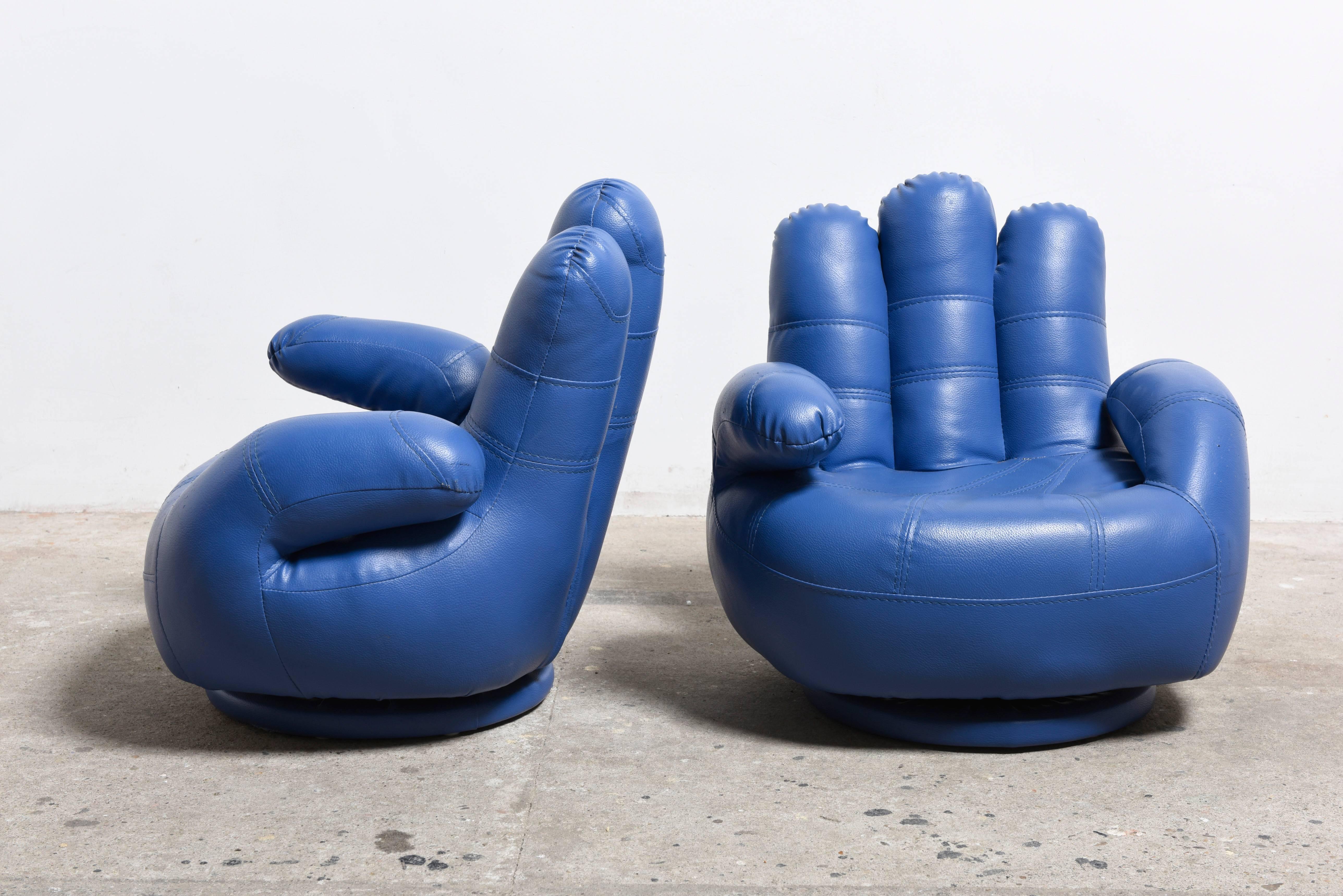 An unusual comfortable children chair in the form of two hands.
Extremely well built and comfortable.
The Estro Salotti hand shape design chair features an amazing unique shape complete with the palm's lines and nails in full blue Italian leather