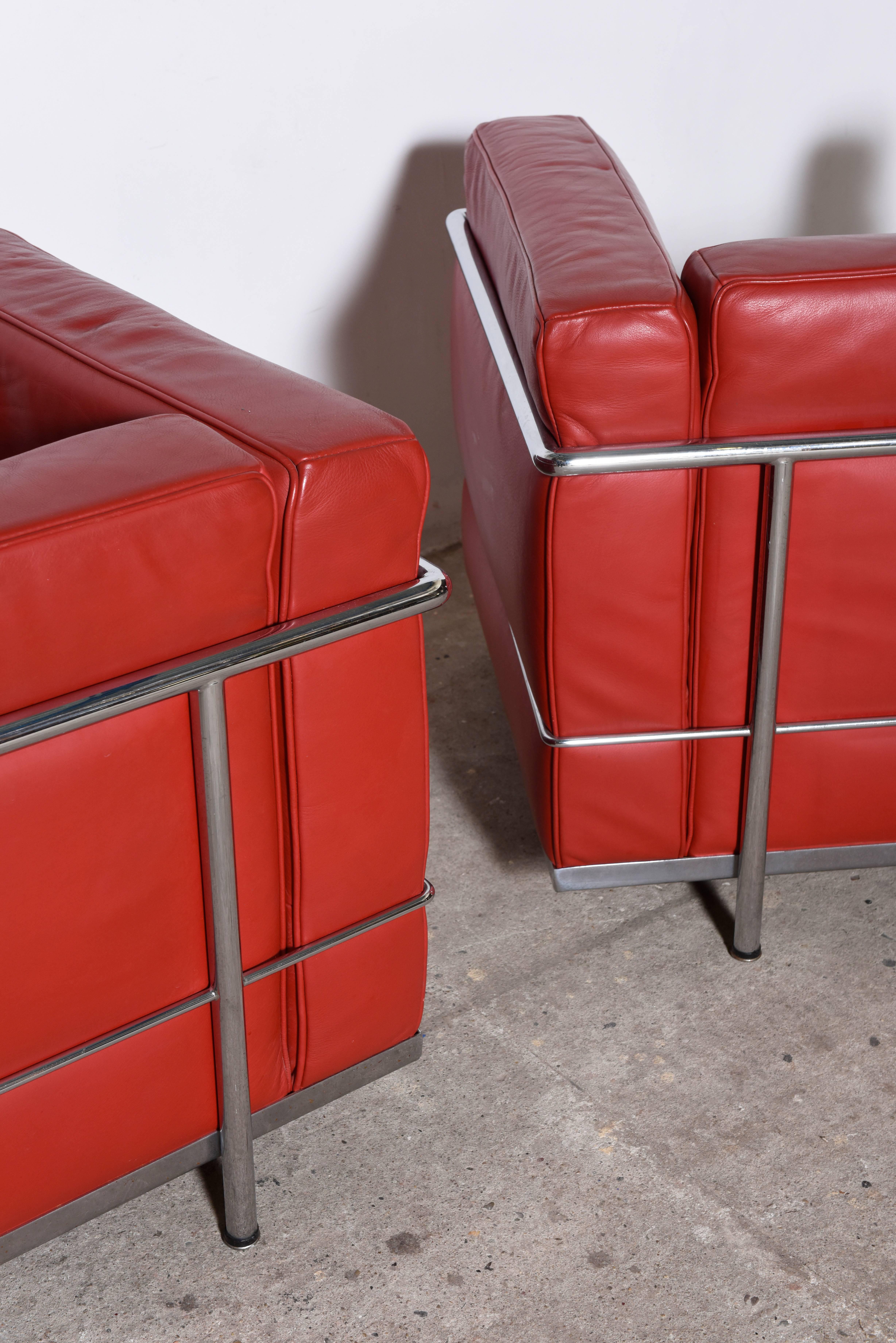 Le Corbusier Style, LC2 Easy Chair Red Leather by Cassina In Excellent Condition In Antwerp, BE