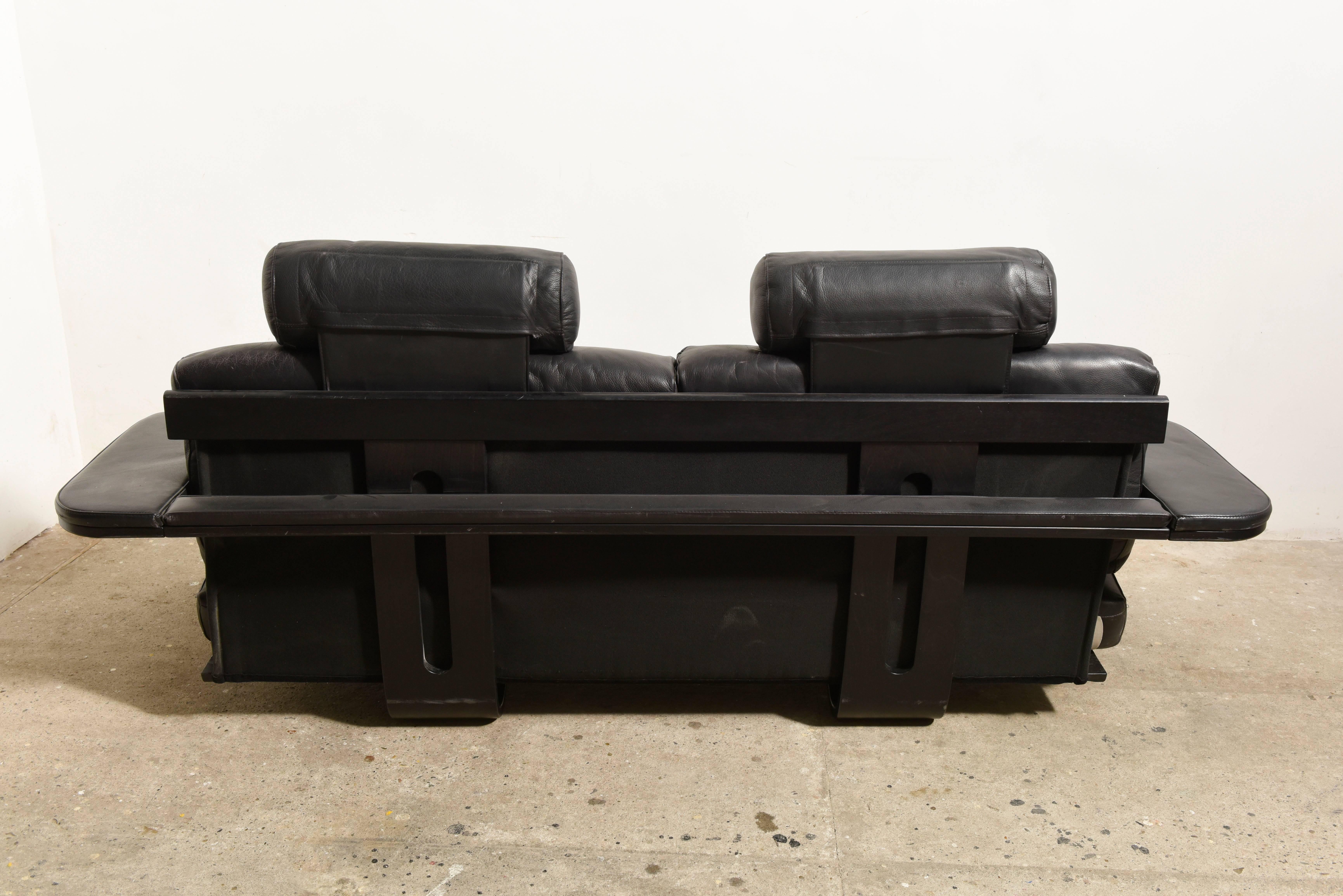 Italian Beautiful Midcentury Modern Black Leather Large Lounge Sofa, Italy 1980s For Sale