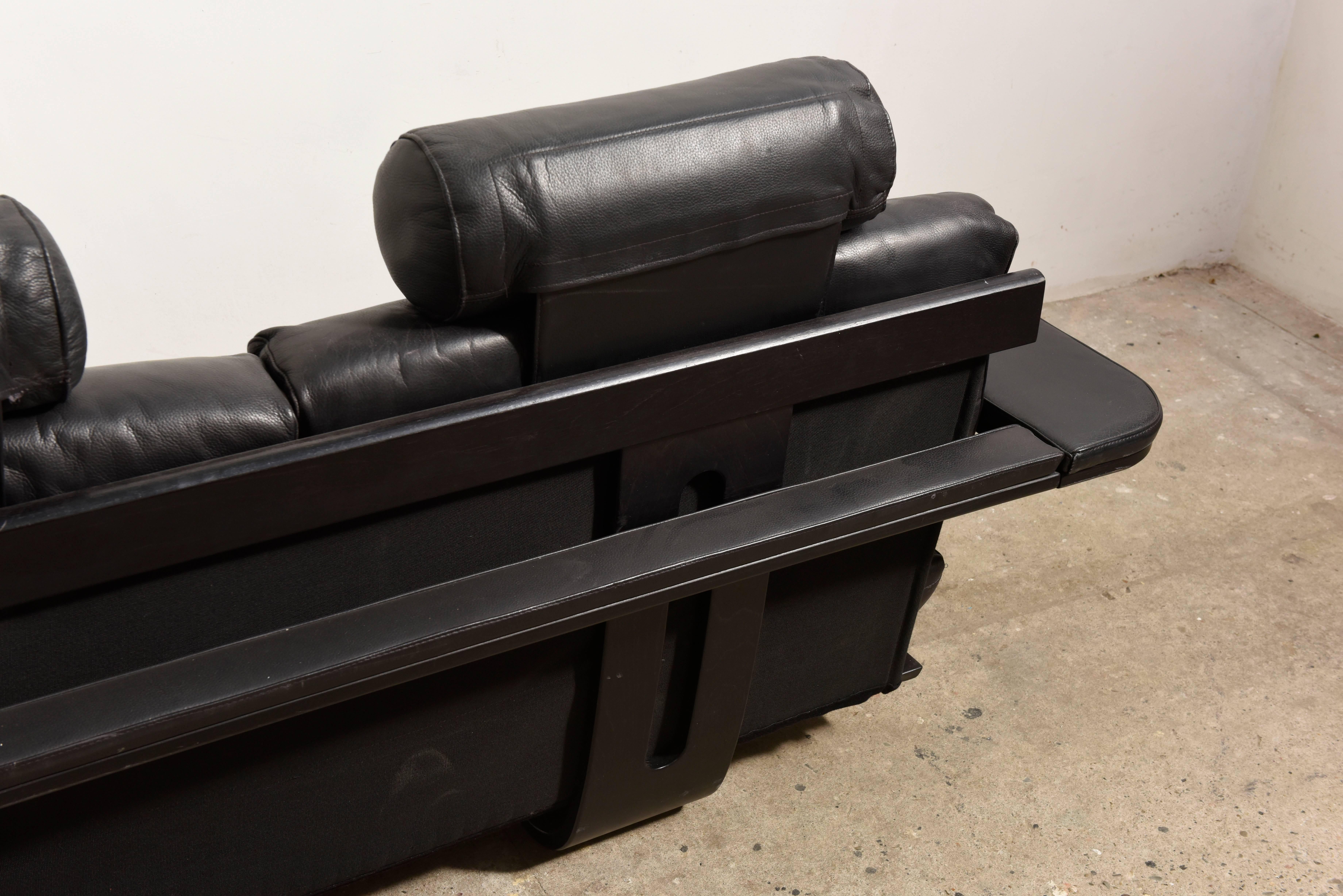 Lacquered Beautiful Midcentury Modern Black Leather Large Lounge Sofa, Italy 1980s For Sale