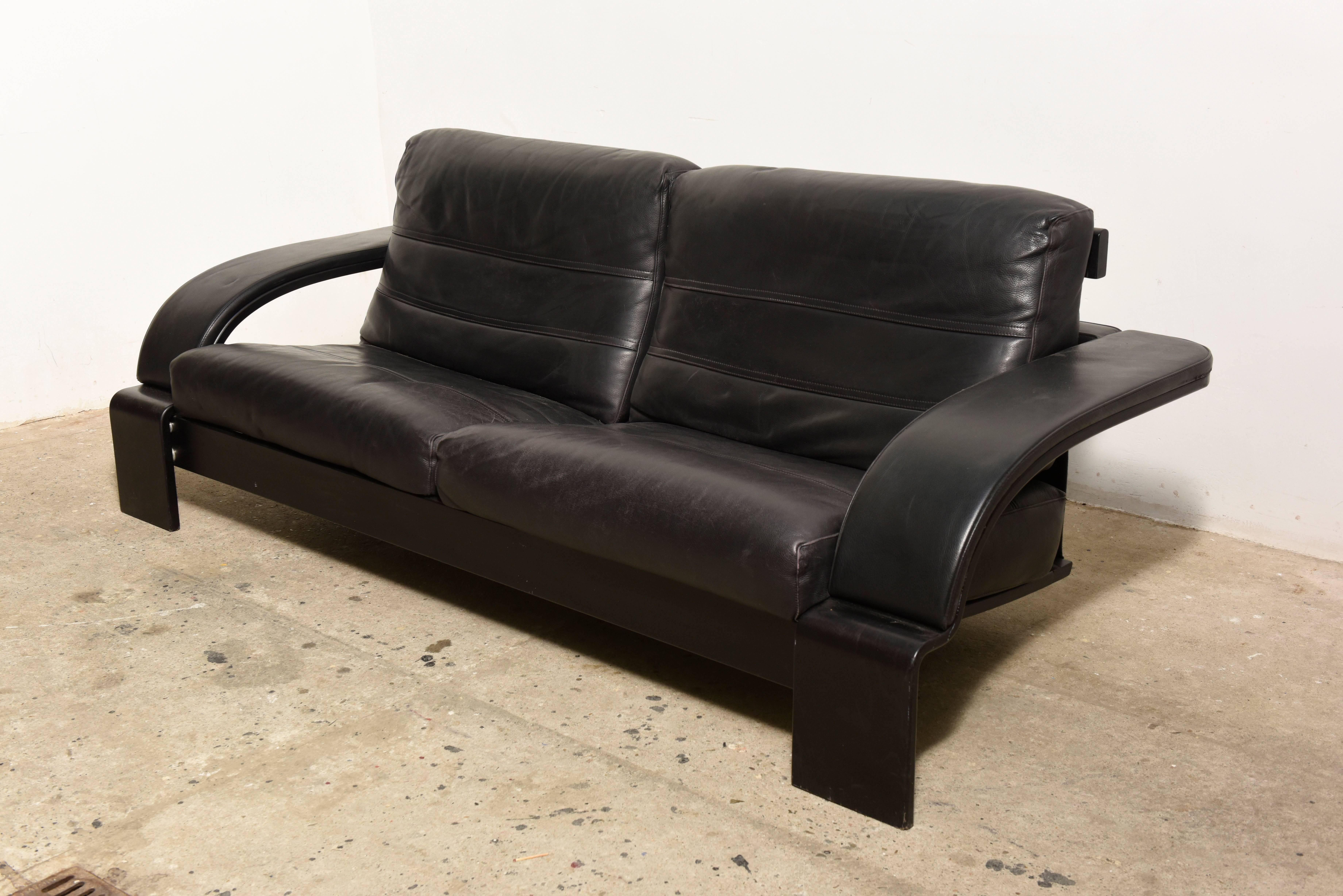 Beautiful Midcentury Modern Black Leather Large Lounge Sofa, Italy 1980s In Good Condition For Sale In Antwerp, BE