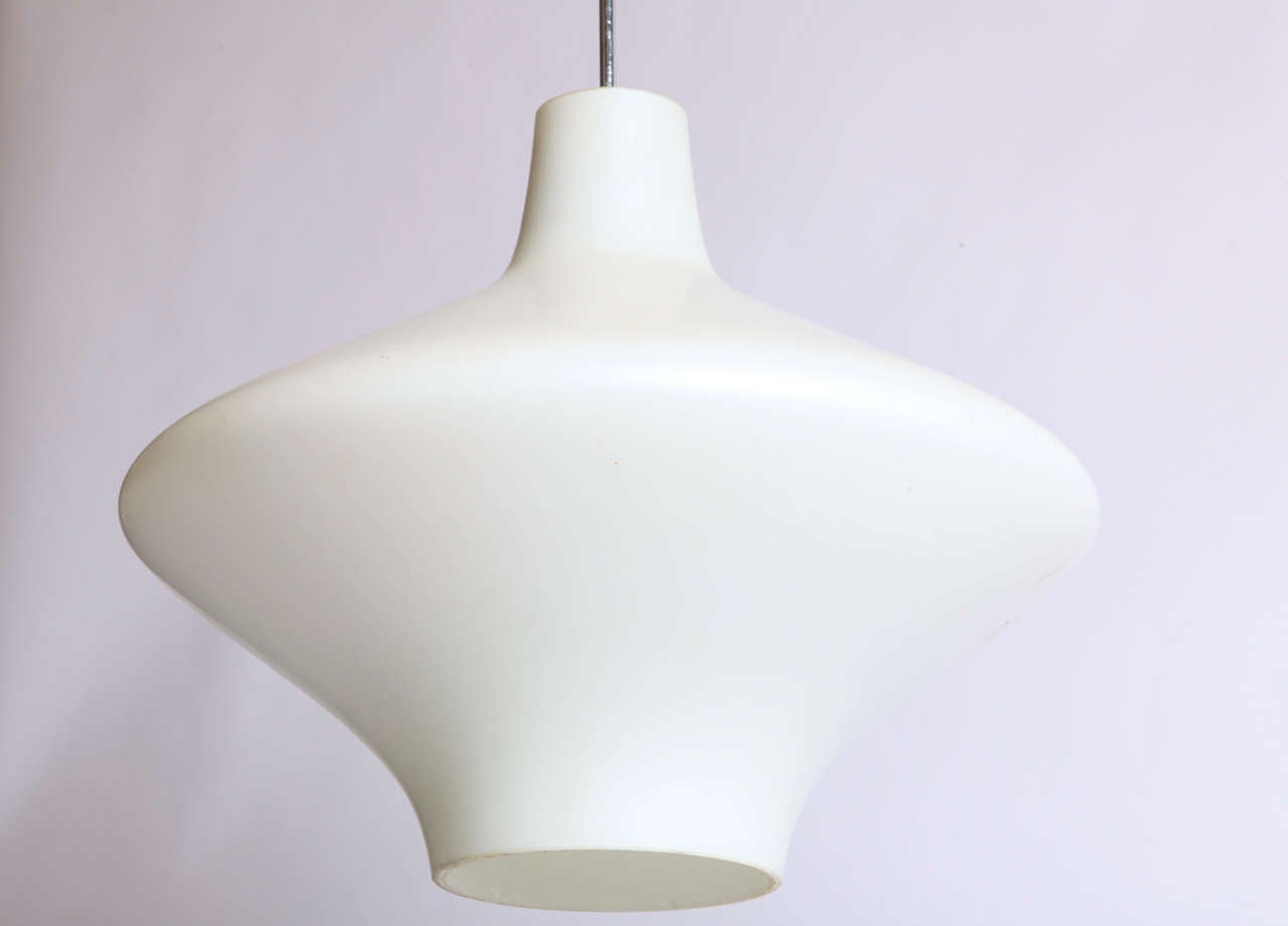 Scandinavo moderno Ciondolo moderno Saturnus Opaline, anni '60 in vendita