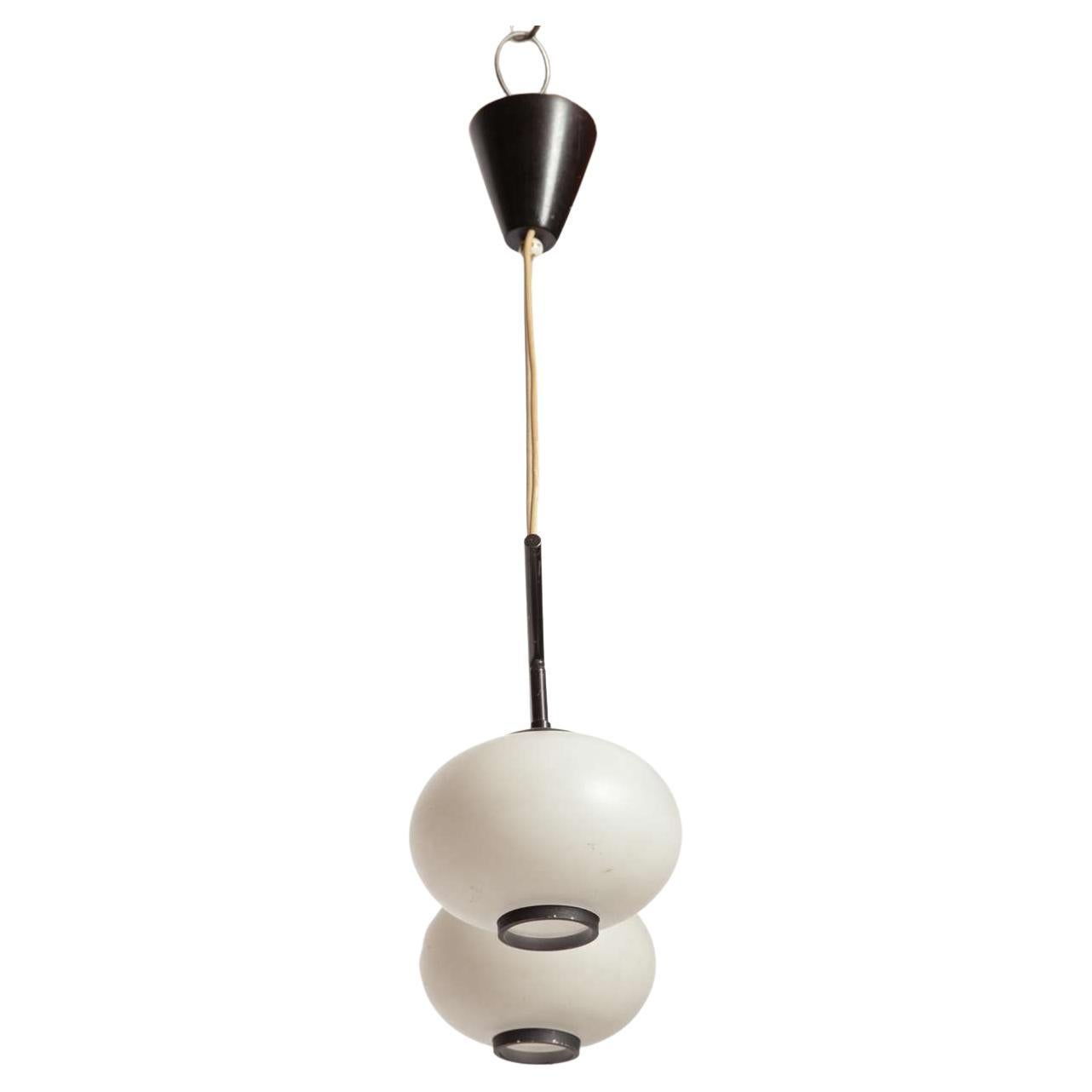 Mid-Century Modern Lampe à suspension en forme de globe en opaline, style japonais, Jean Rispal, France en vente